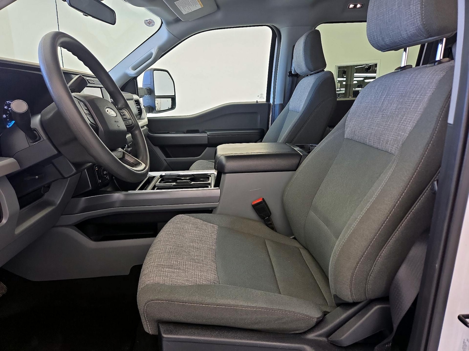 Power Seat(s) & Side Airbags