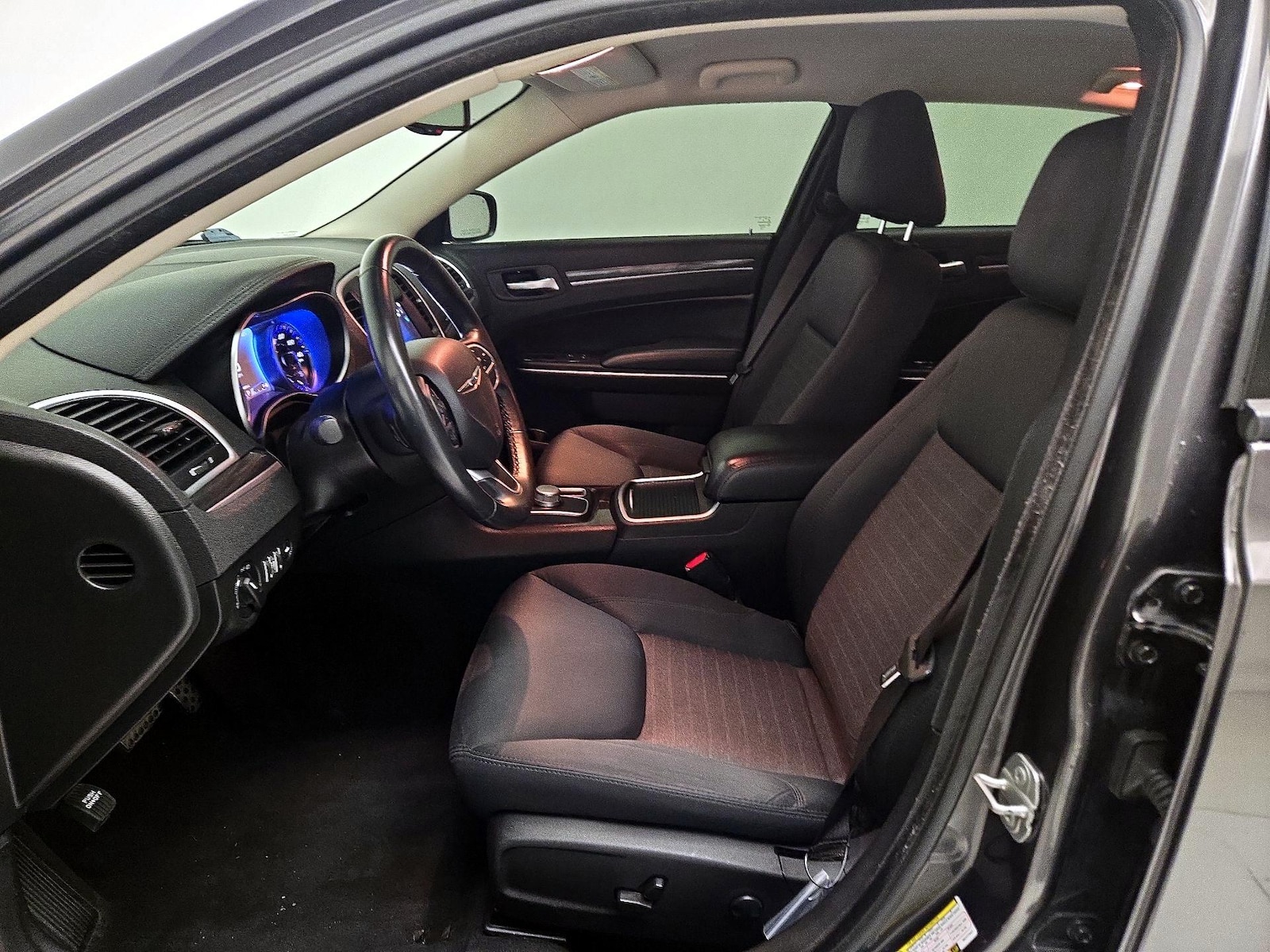 Power Seat(s) & Side Airbags