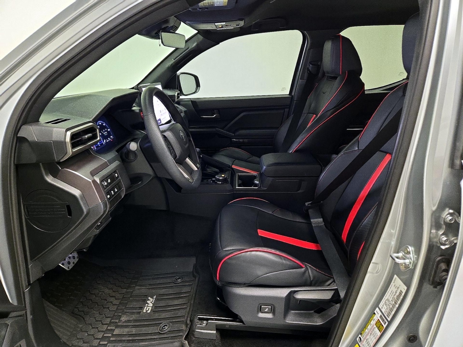 Side Airbags & Leatherette Seats