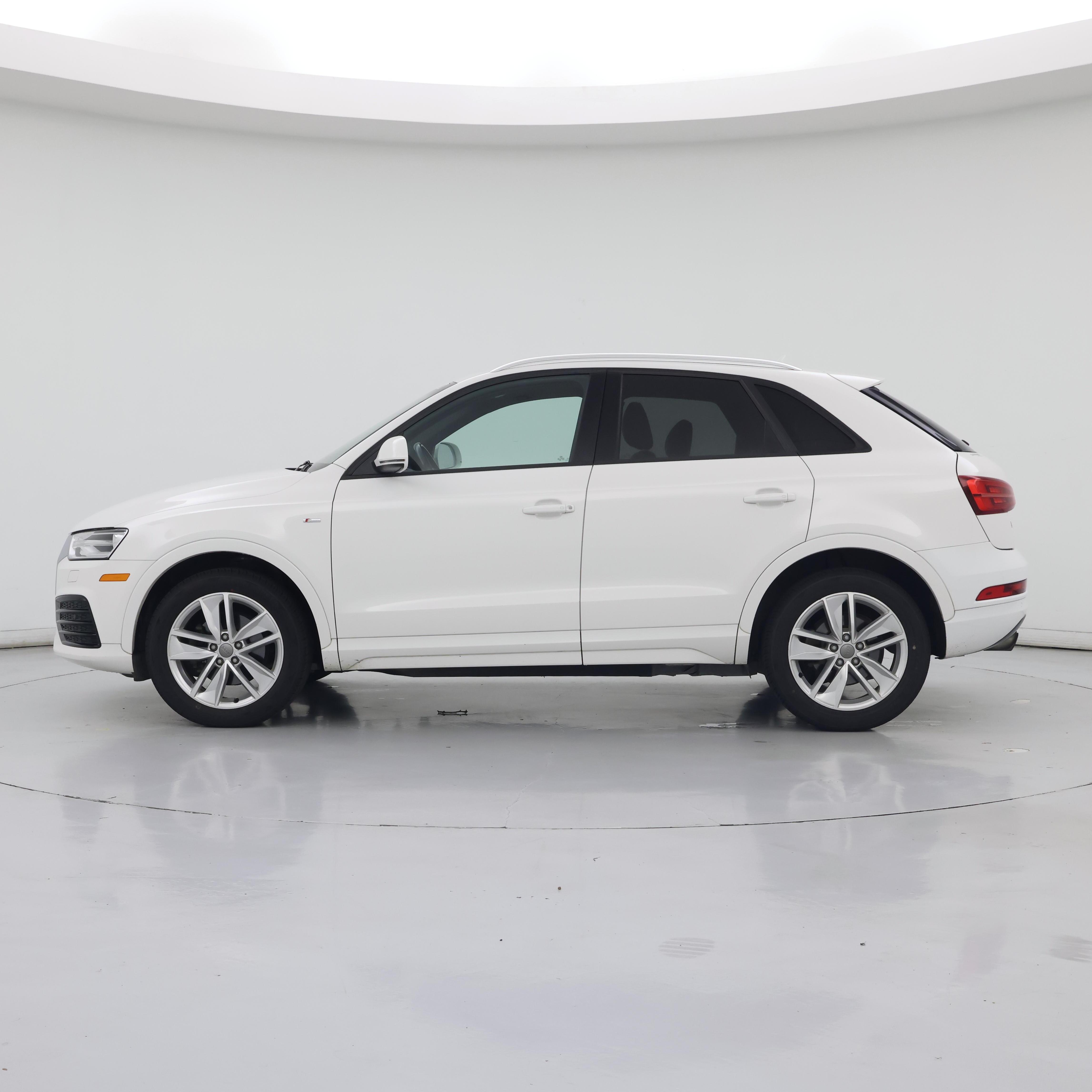 Thumbnail: 2018 Audi Q3 - 3