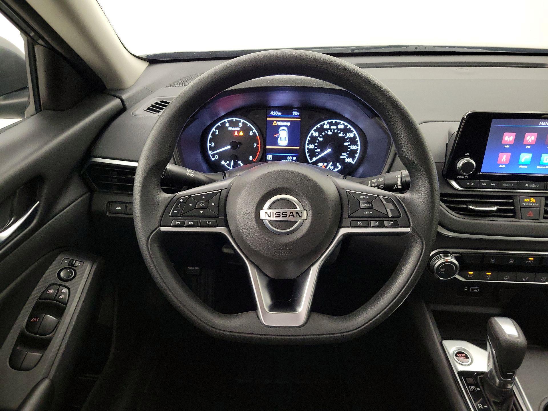 Thumbnail: 2022 Nissan Altima - 10