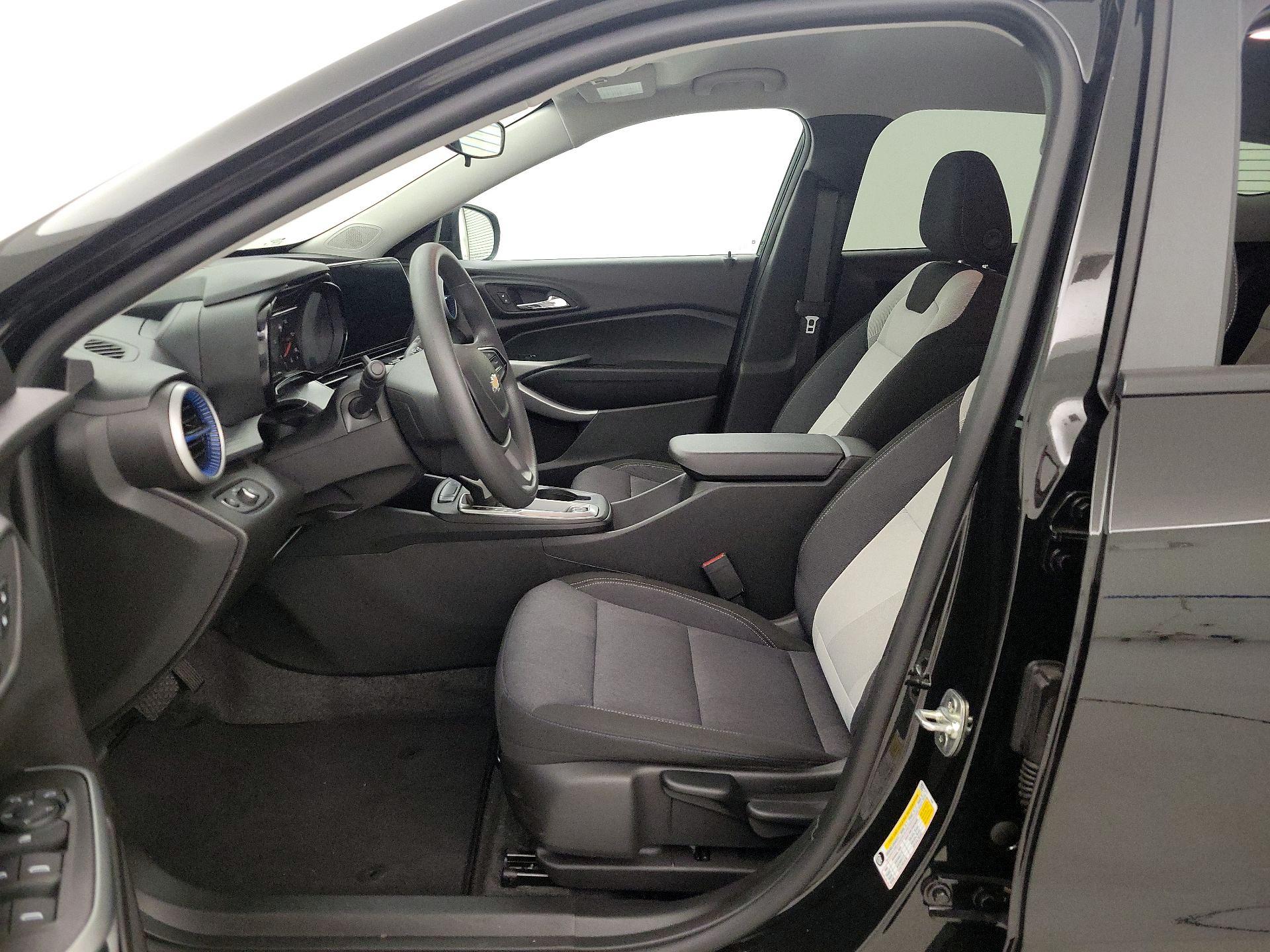 Thumbnail: 2025 Chevrolet Trax - 11