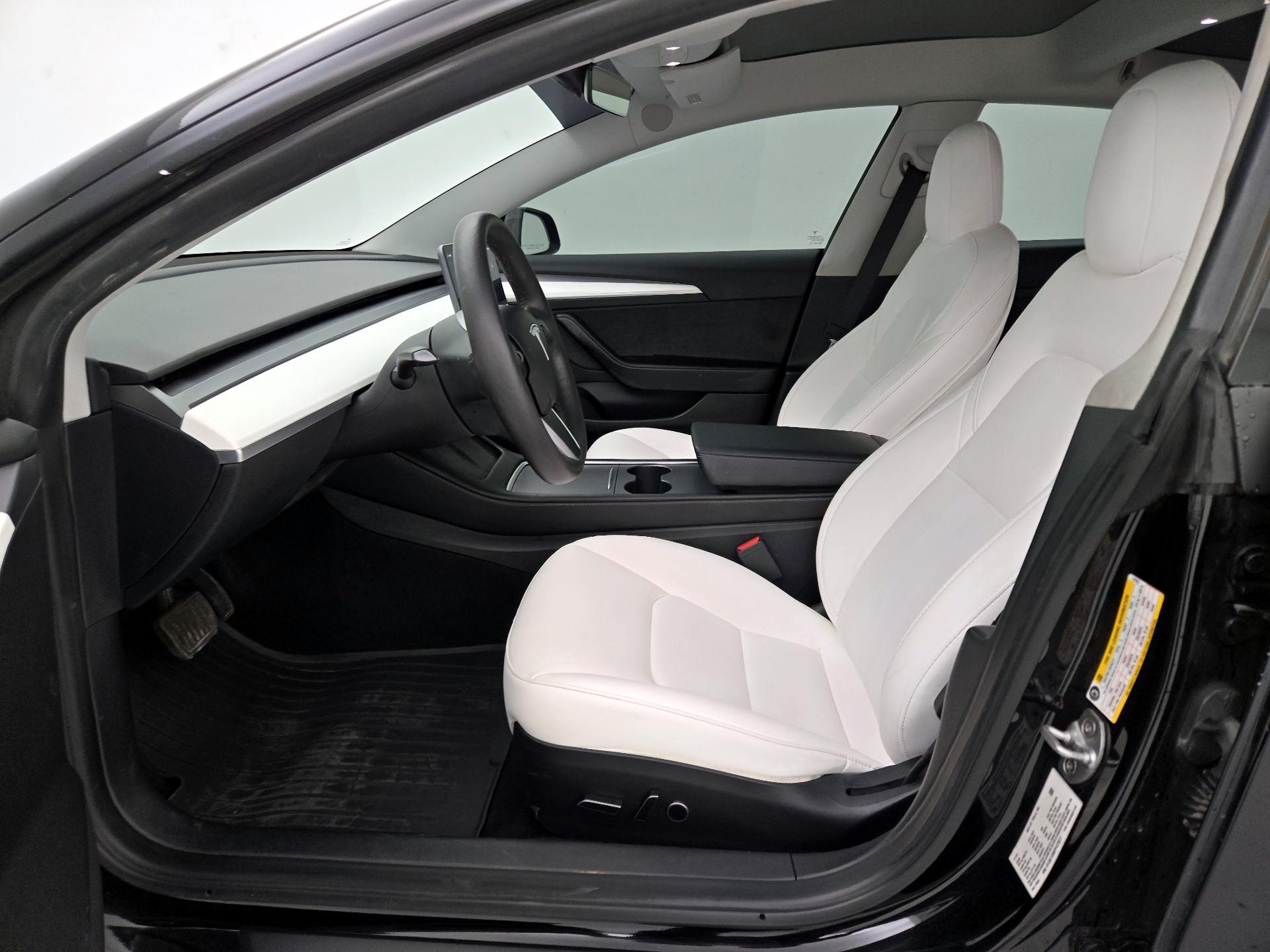Thumbnail: 2023 Tesla Model 3 - 11