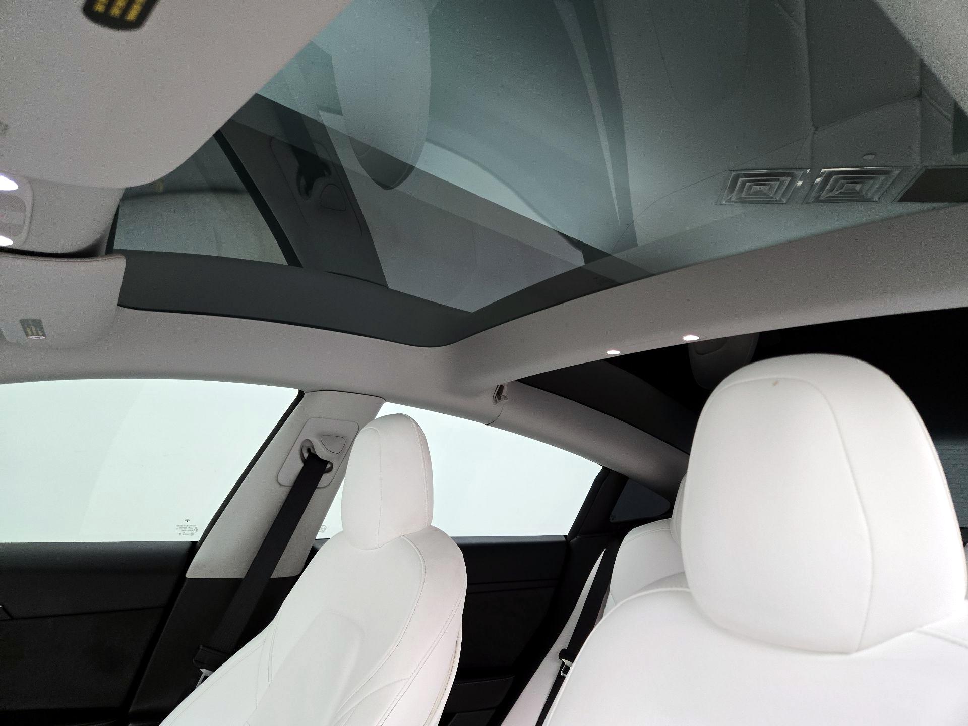 Thumbnail: 2023 Tesla Model 3 - 19