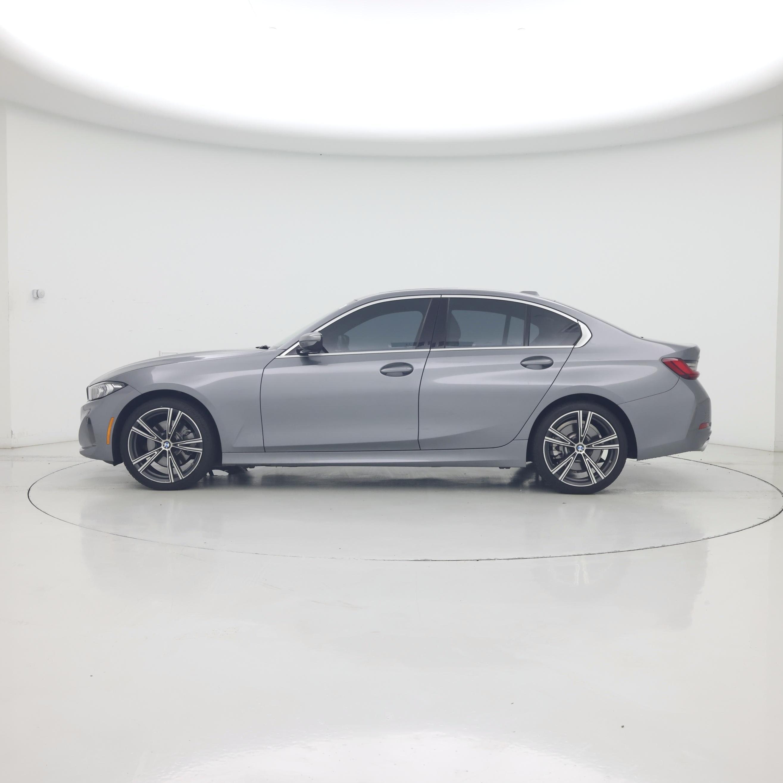 Thumbnail: 2024 BMW 3 Series - 3