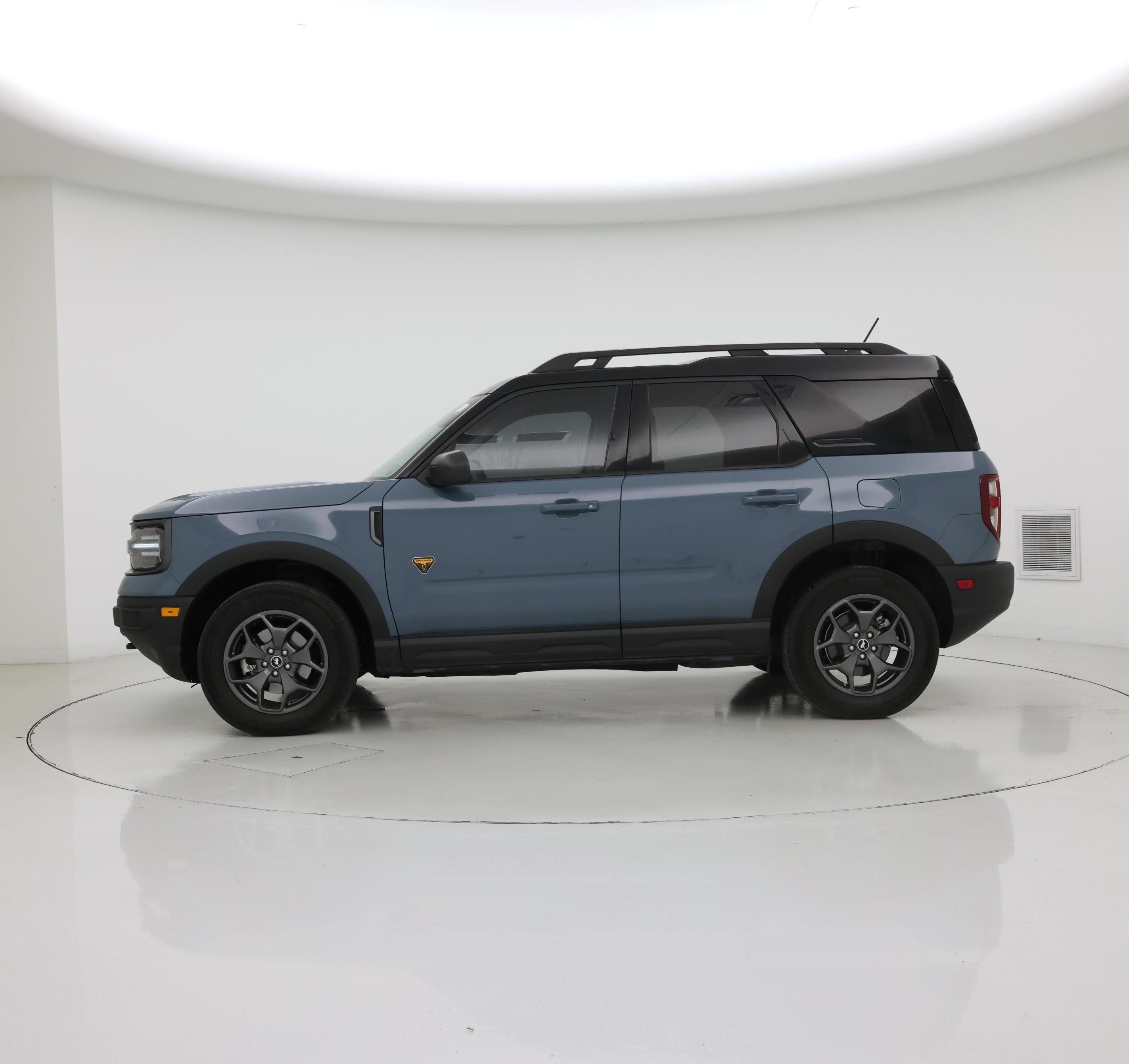 Thumbnail: 2022 Ford Bronco Sport - 3