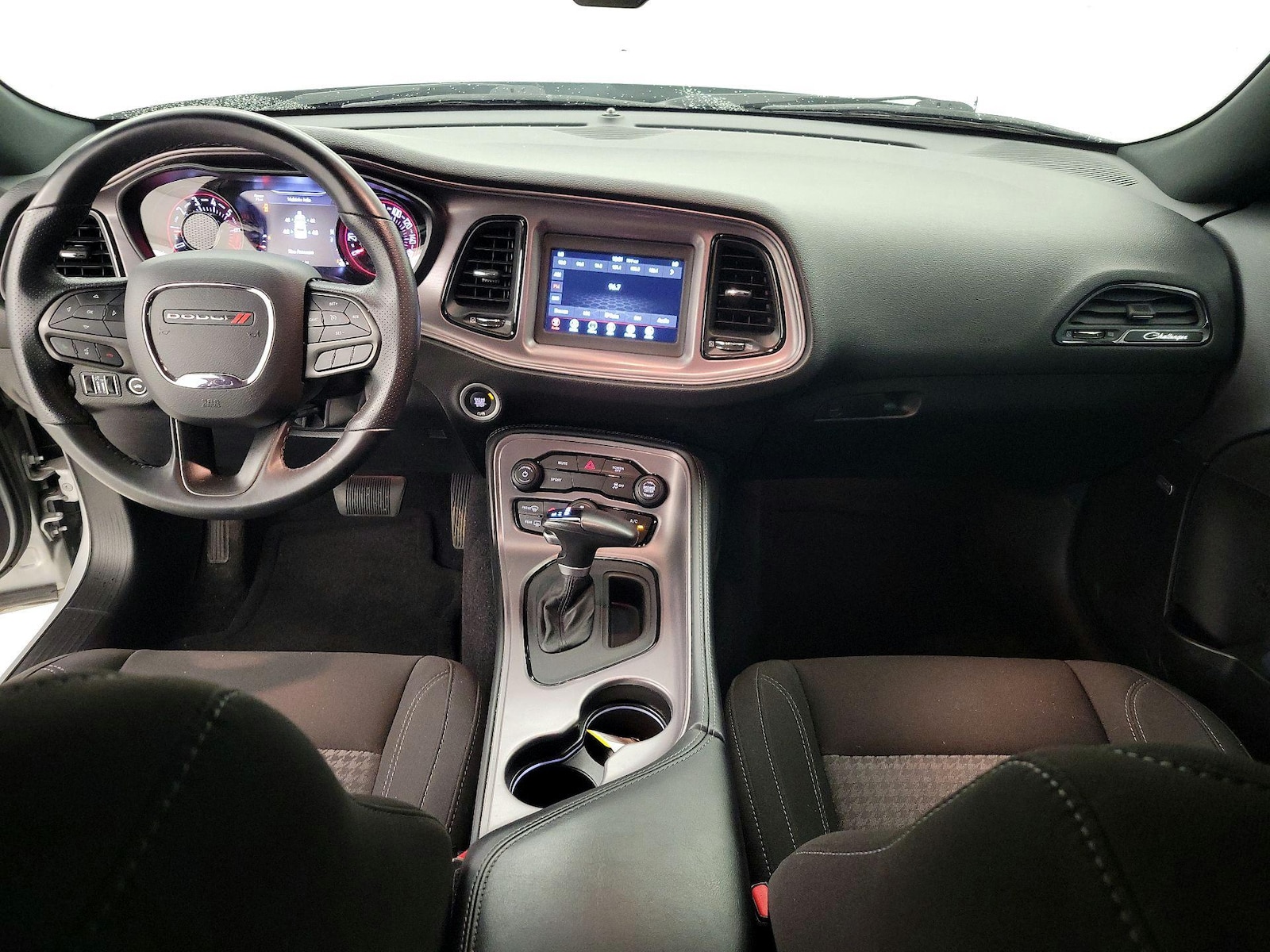 2023 Dodge Challenger SXT - Photo 10