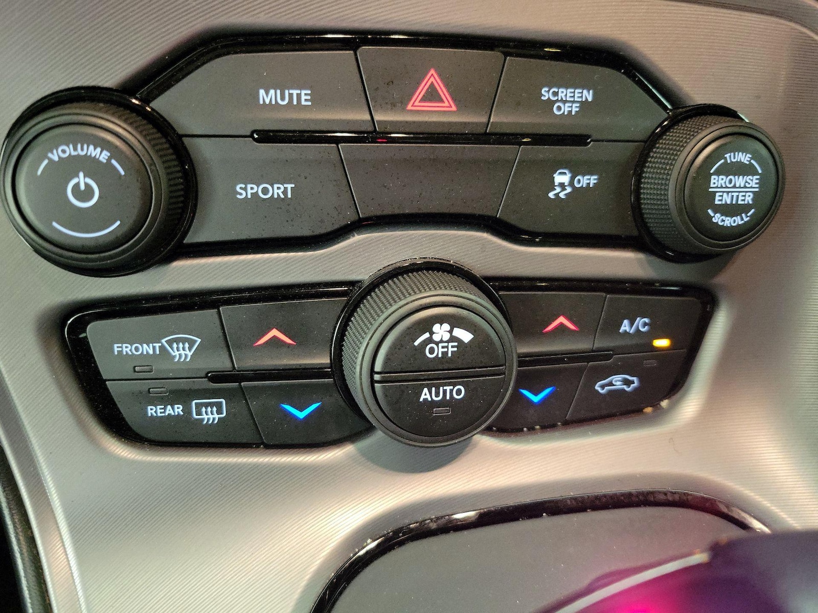 2023 Dodge Challenger SXT - Photo 17