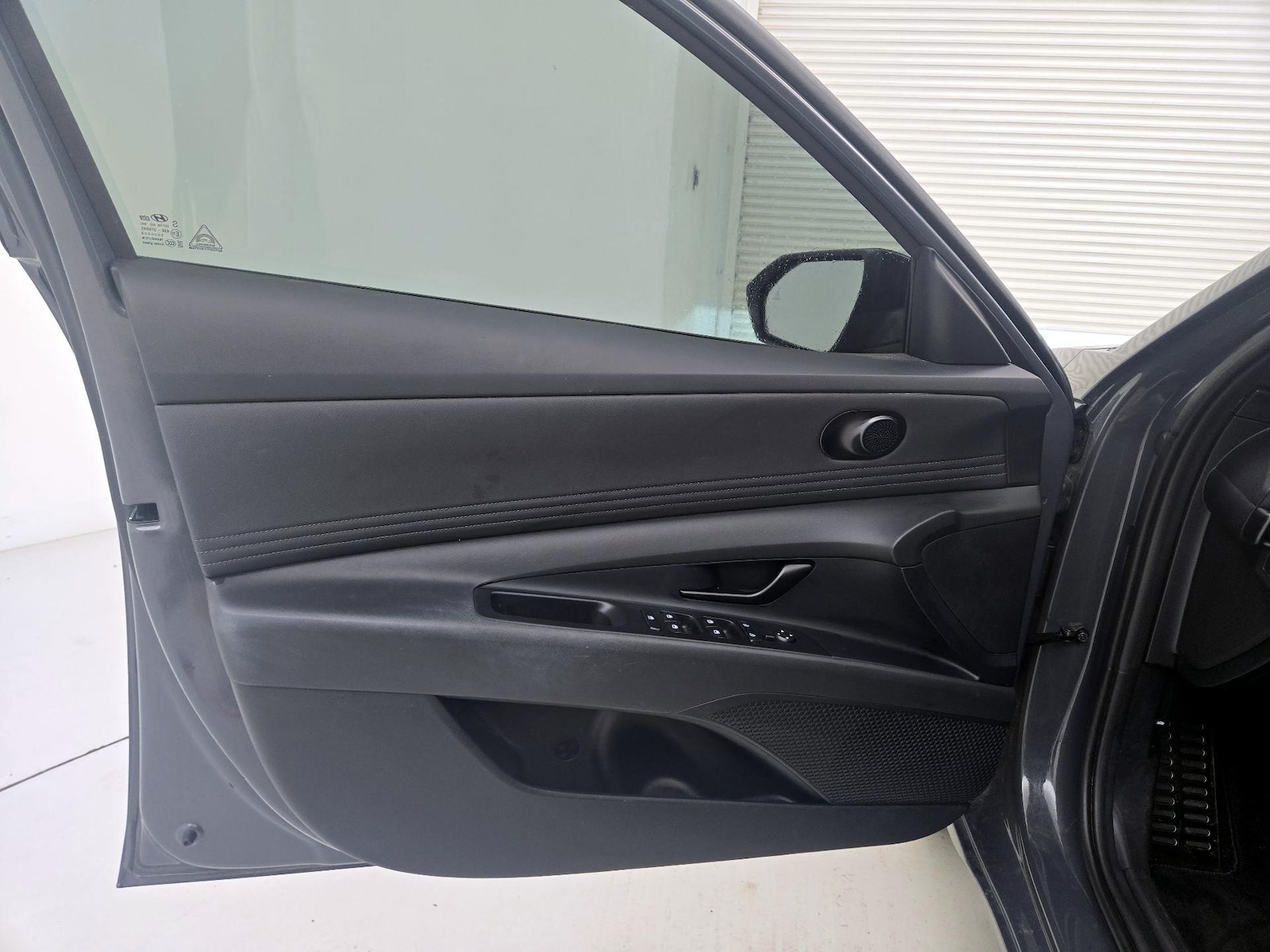 2025 Hyundai Elantra SEL - Photo 13