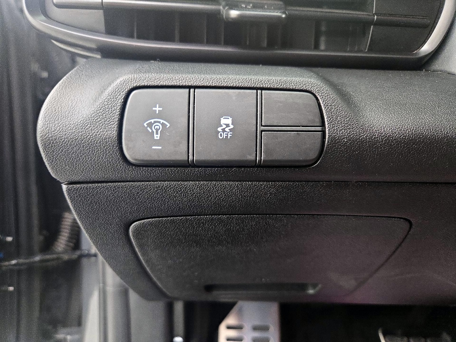 2025 Hyundai Elantra SEL - Photo 14
