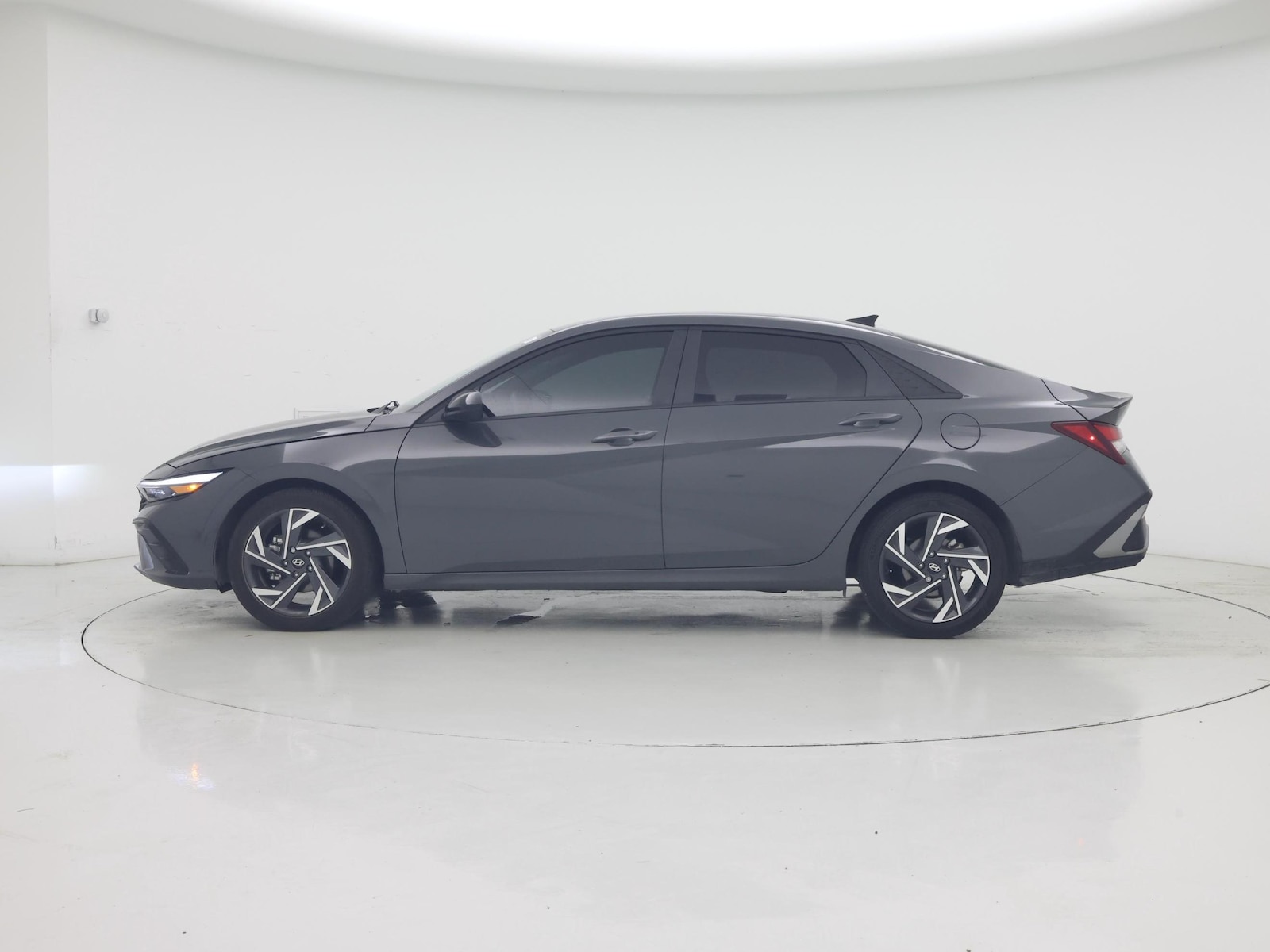 2025 Hyundai Elantra SEL - Photo 6