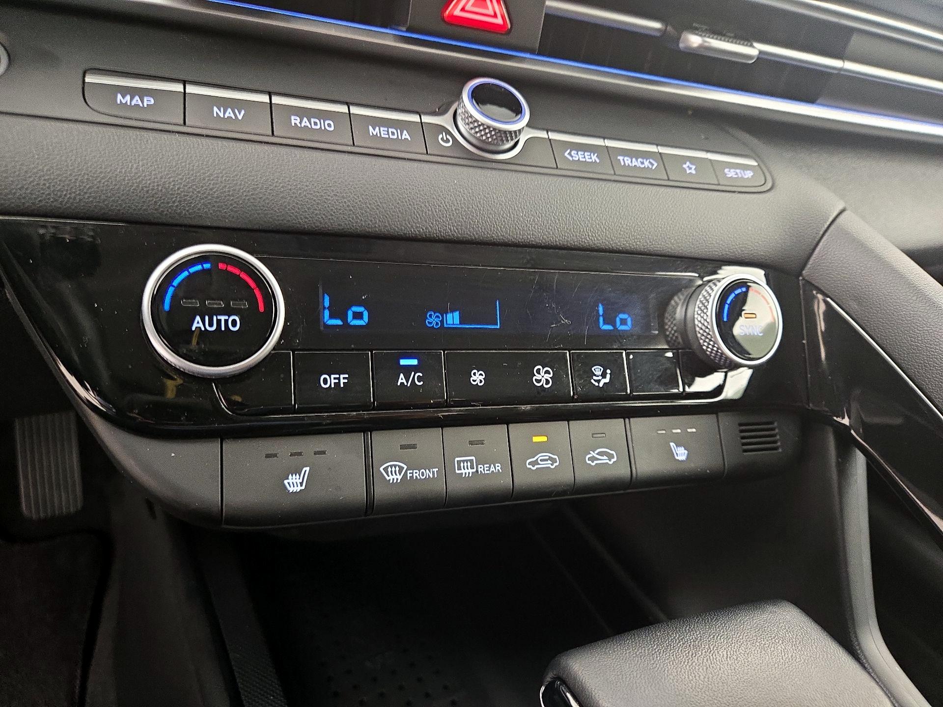 Thumbnail: 2023 Hyundai Elantra - 17