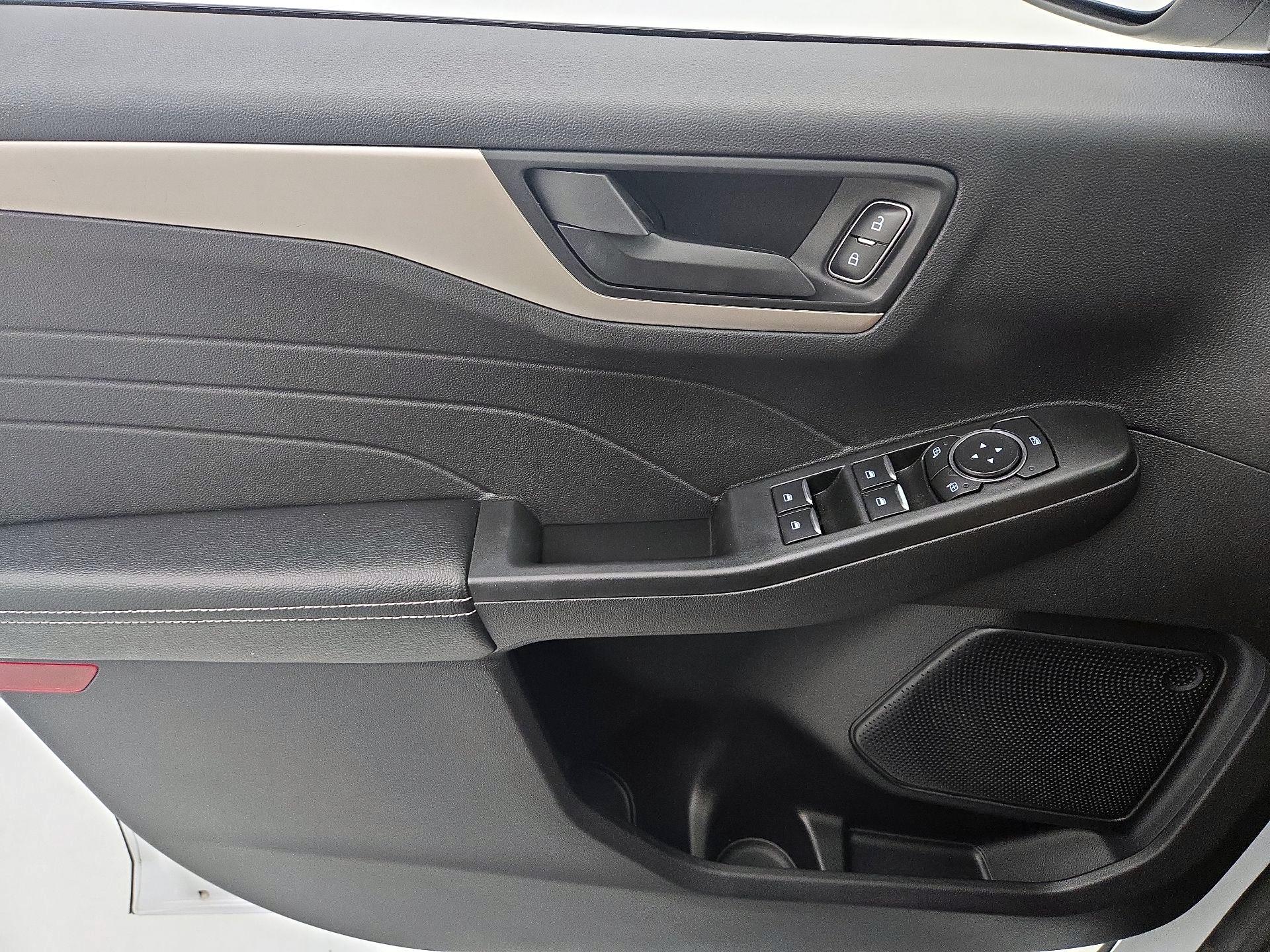 Thumbnail: 2022 Ford Escape - 12
