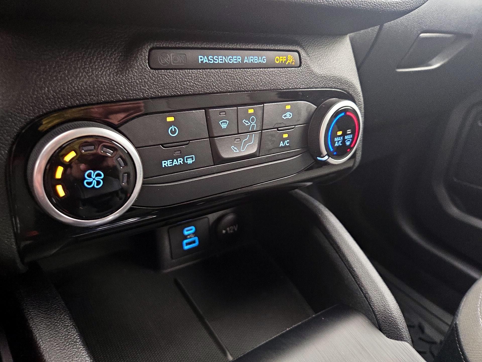 Thumbnail: 2022 Ford Escape - 16
