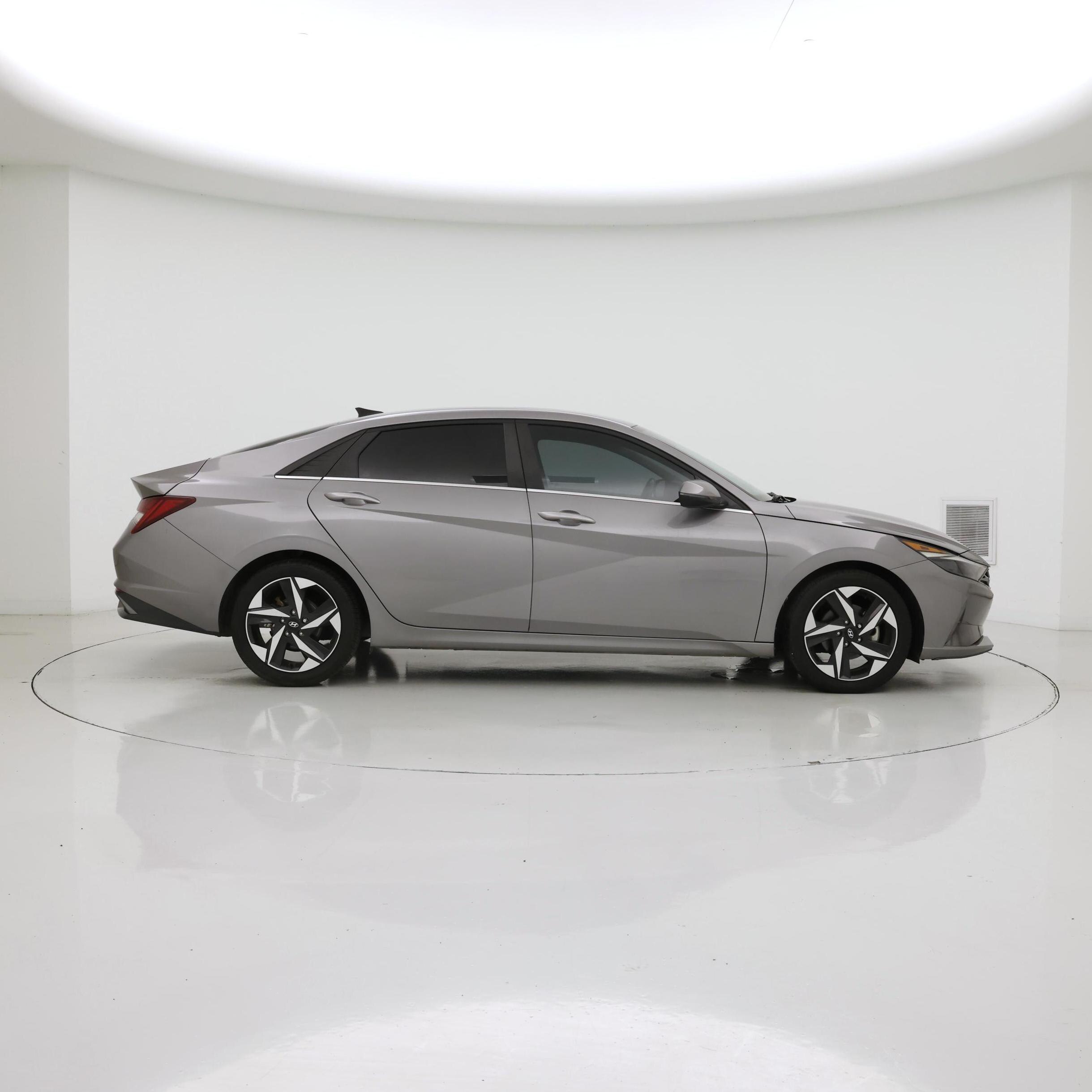 Thumbnail: 2022 Hyundai Elantra - 7