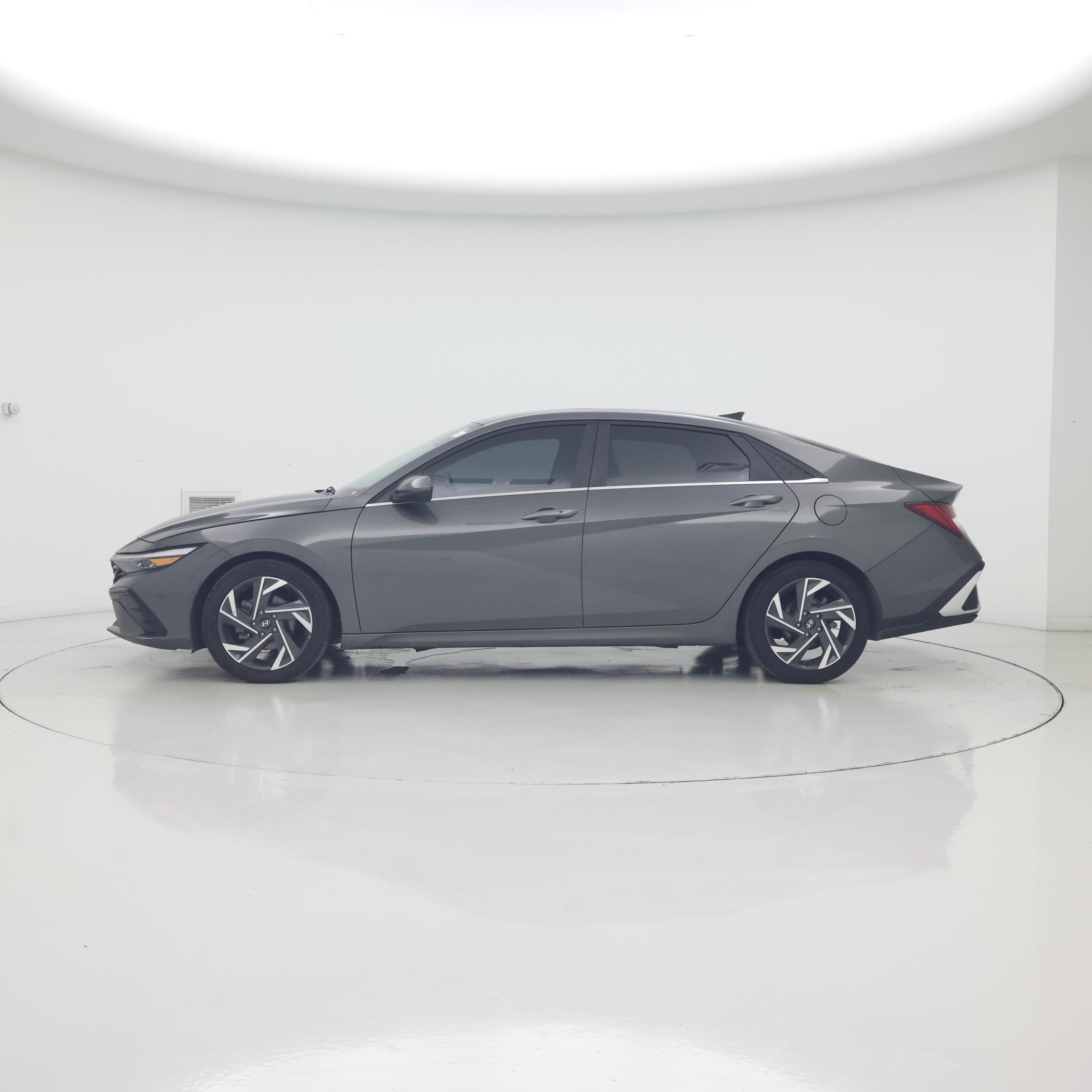 Thumbnail: 2024 Hyundai Elantra - 3