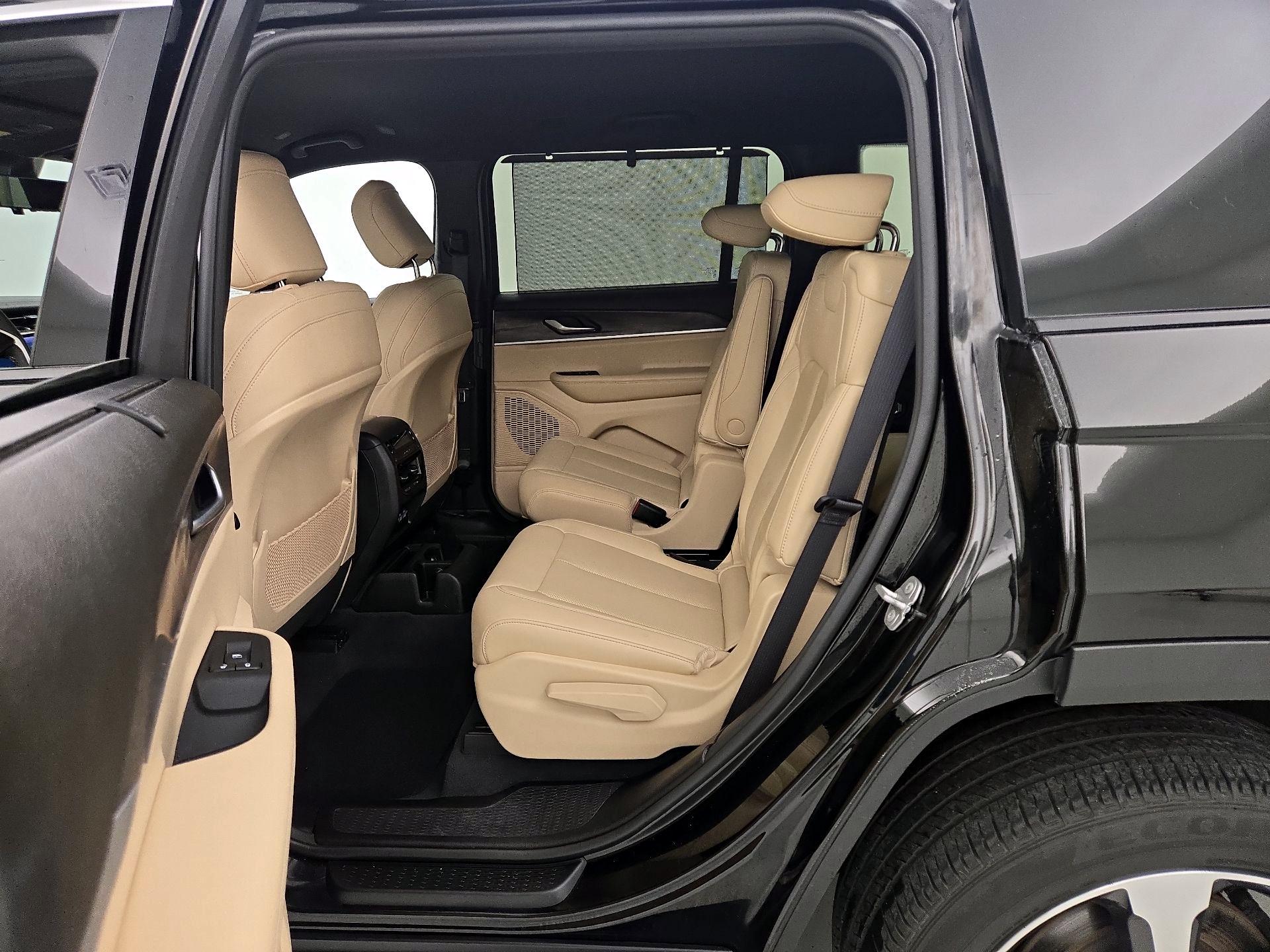Thumbnail: 2023 Jeep Grand Cherokee L - 20