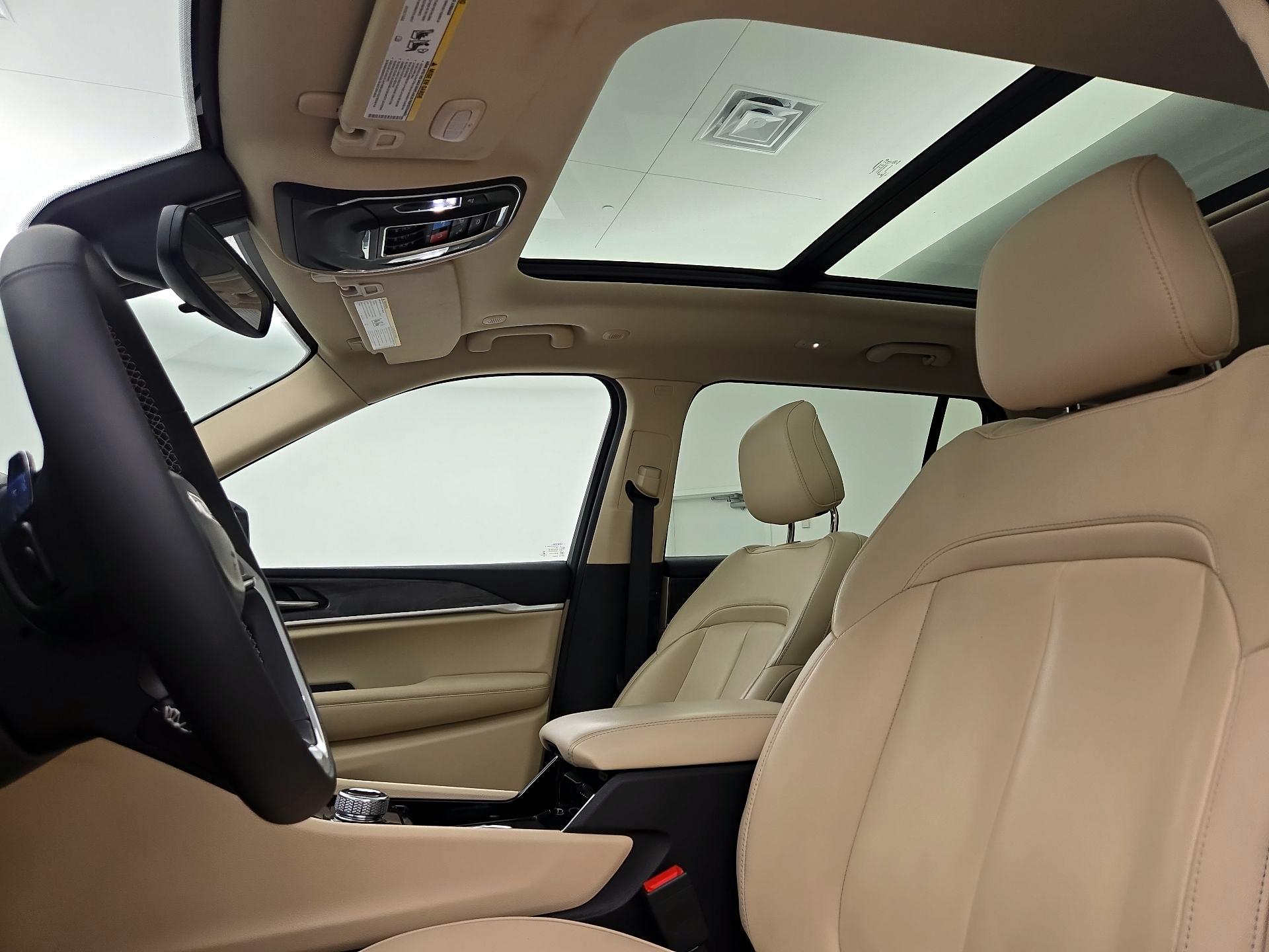 Thumbnail: 2022 Jeep Grand Cherokee L - 20