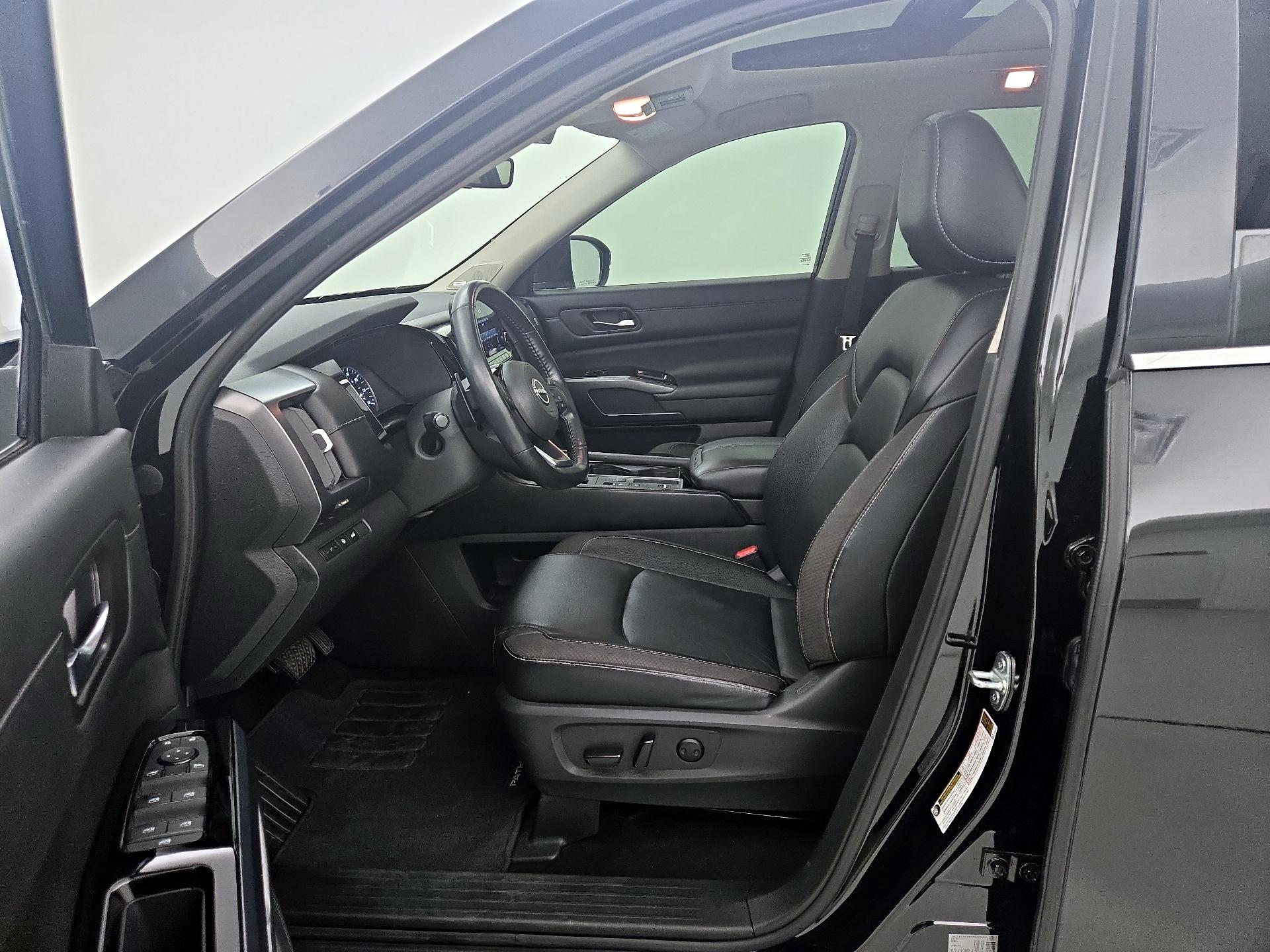 Thumbnail: 2023 Nissan Pathfinder - 11