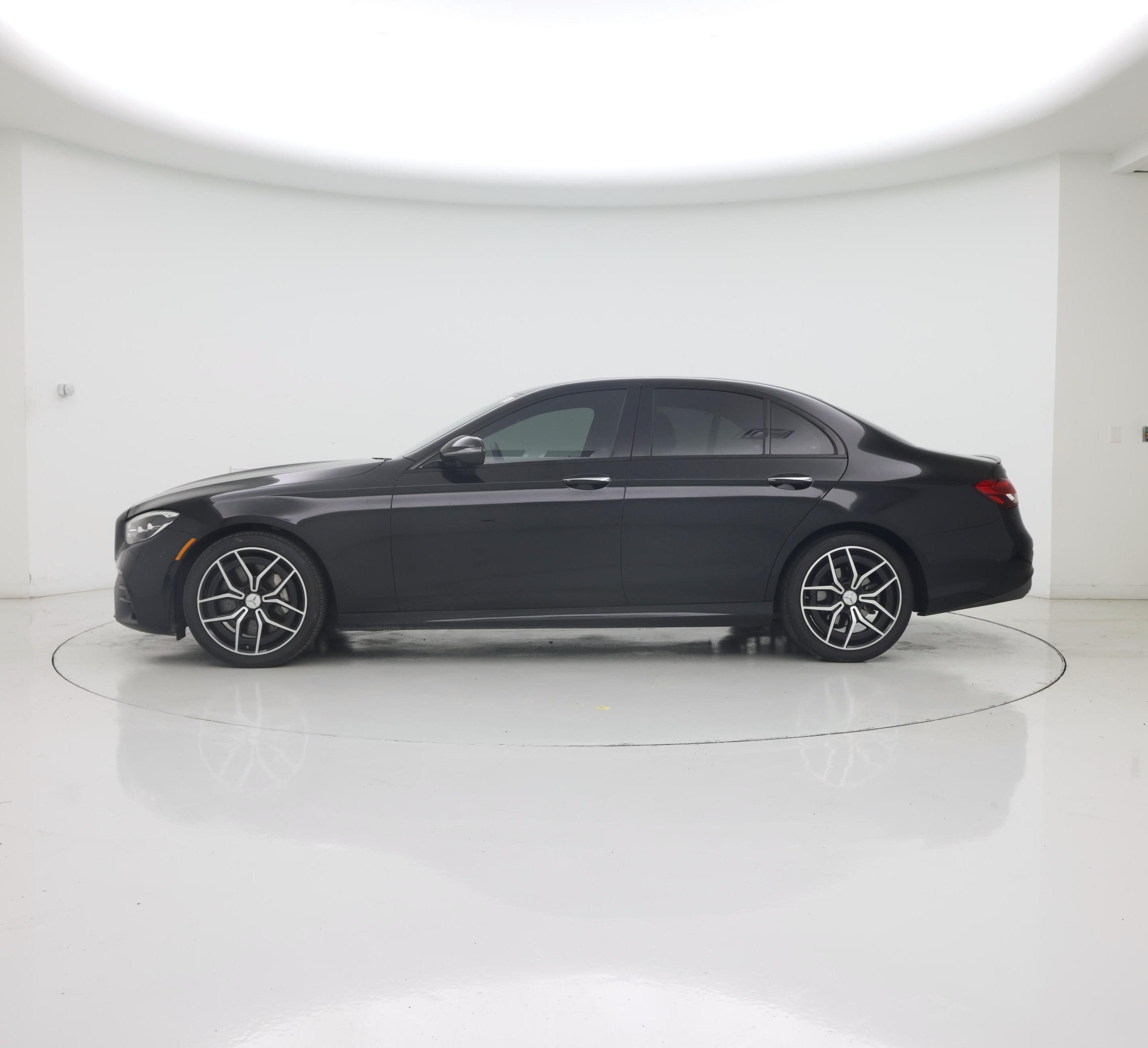 Thumbnail: 2023 Mercedes-Benz E-Class - 3