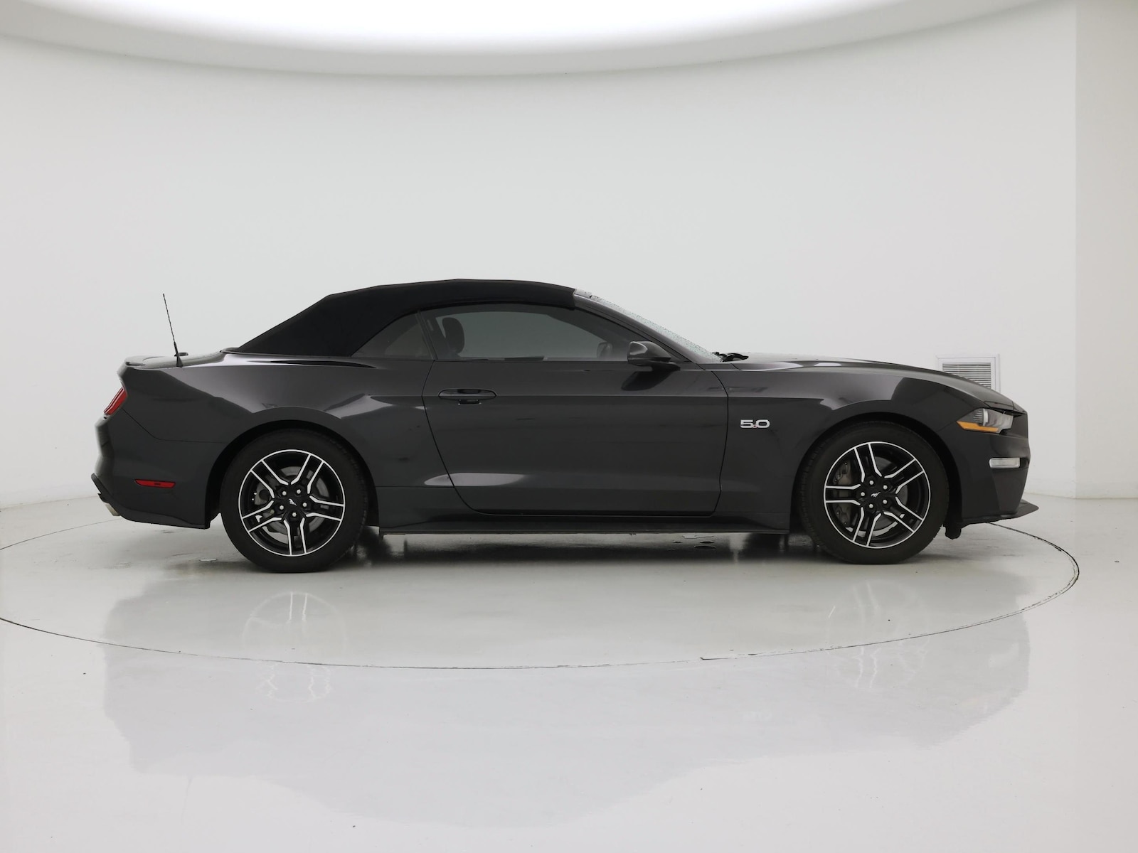 2023 Ford Mustang GT Premium - Photo 8