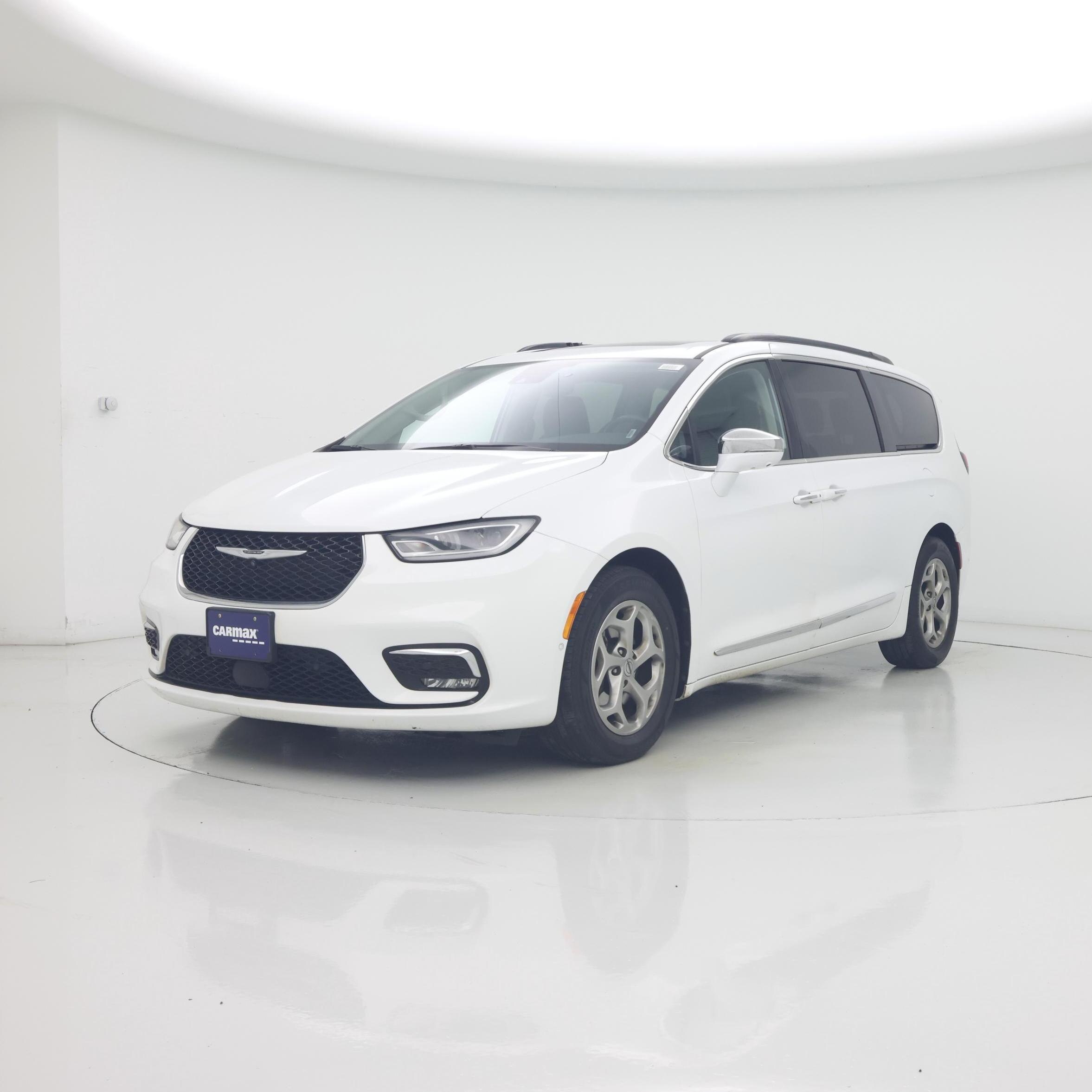 Thumbnail: 2022 Chrysler Pacifica - 4