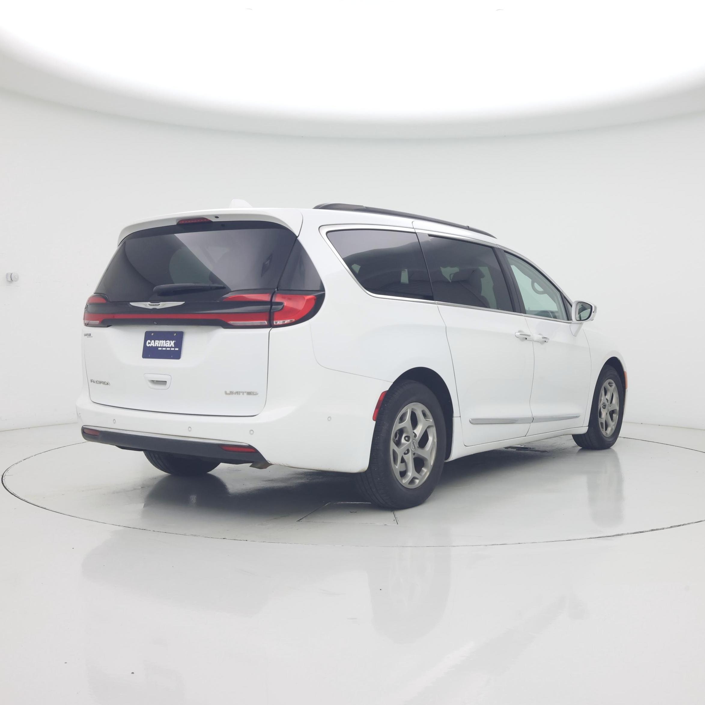 Thumbnail: 2022 Chrysler Pacifica - 8