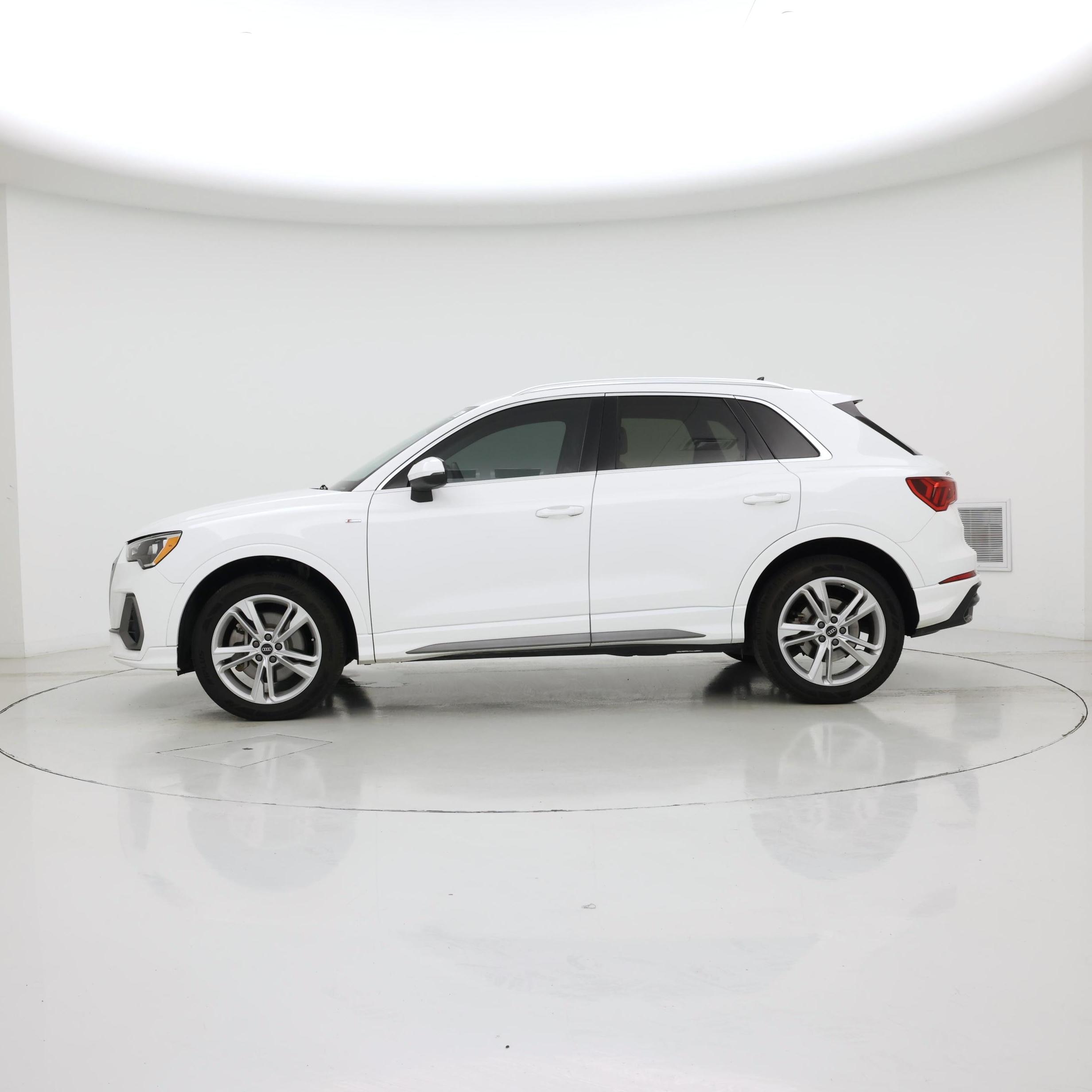 Thumbnail: 2022 Audi Q3 - 3