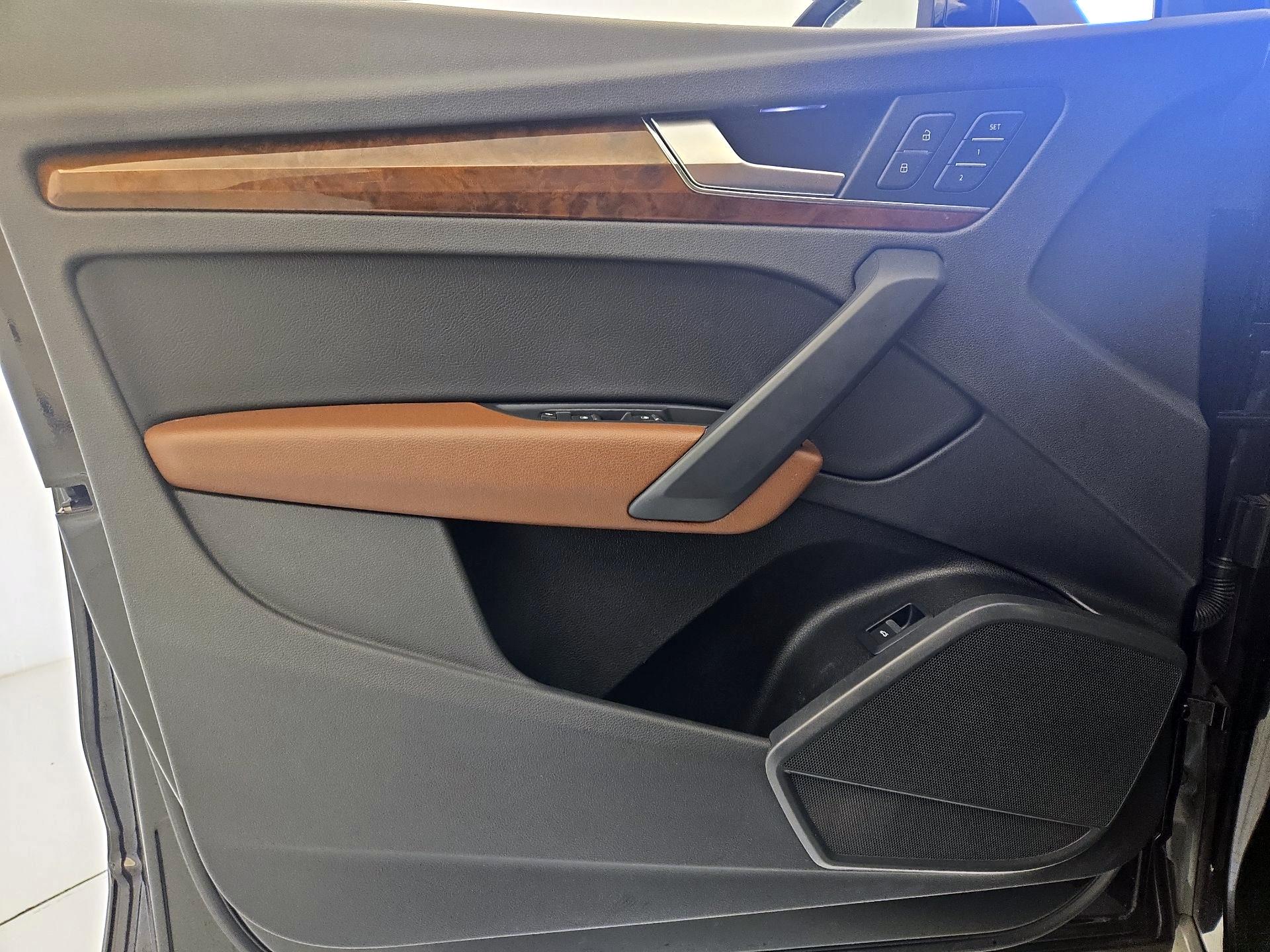Thumbnail: 2020 Audi Q5 - 12
