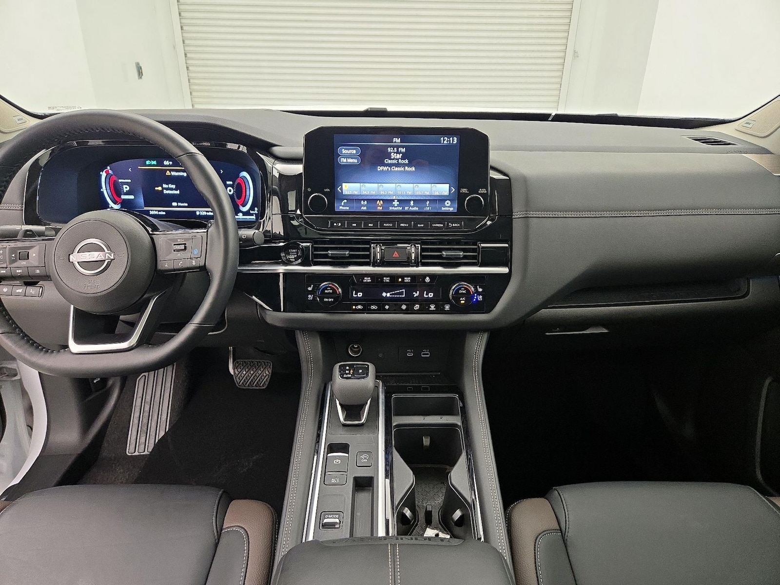 2025 Nissan Pathfinder Platinum - Photo 10