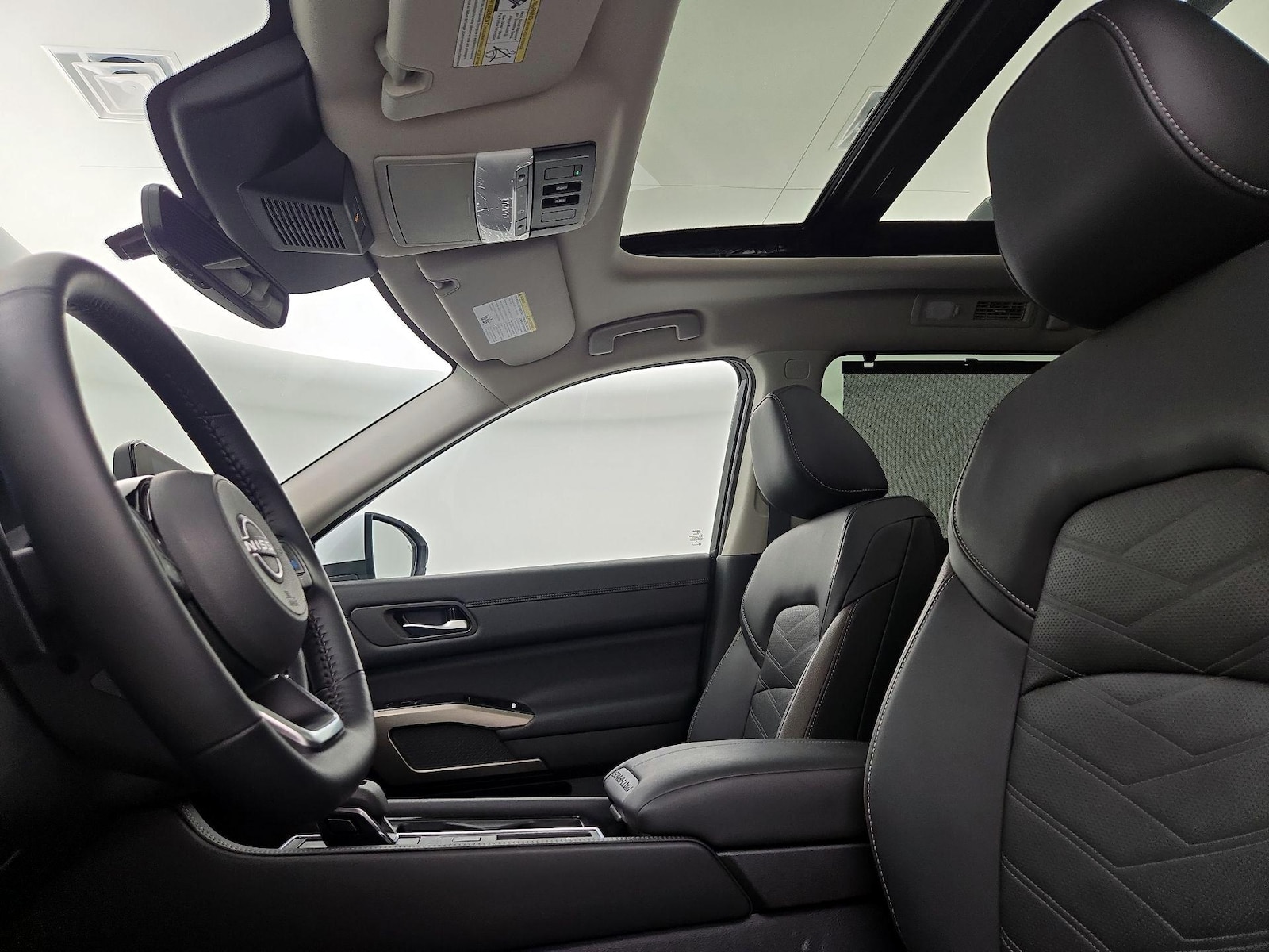 2025 Nissan Pathfinder Platinum - Photo 21