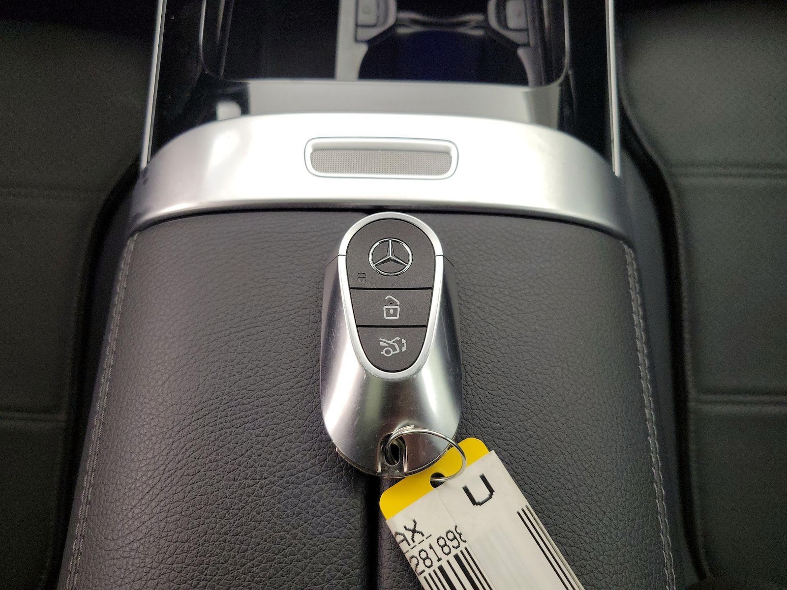 2025 Mercedes-Benz C-Class Sedan C 300 - Photo 23