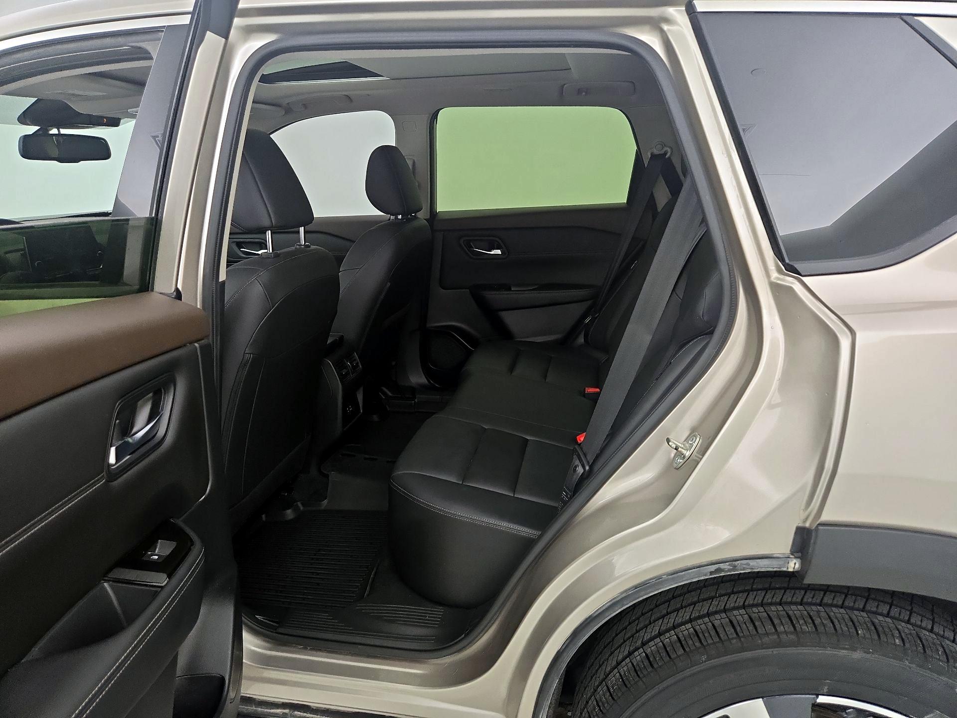 Thumbnail: 2023 Nissan Rogue - 20