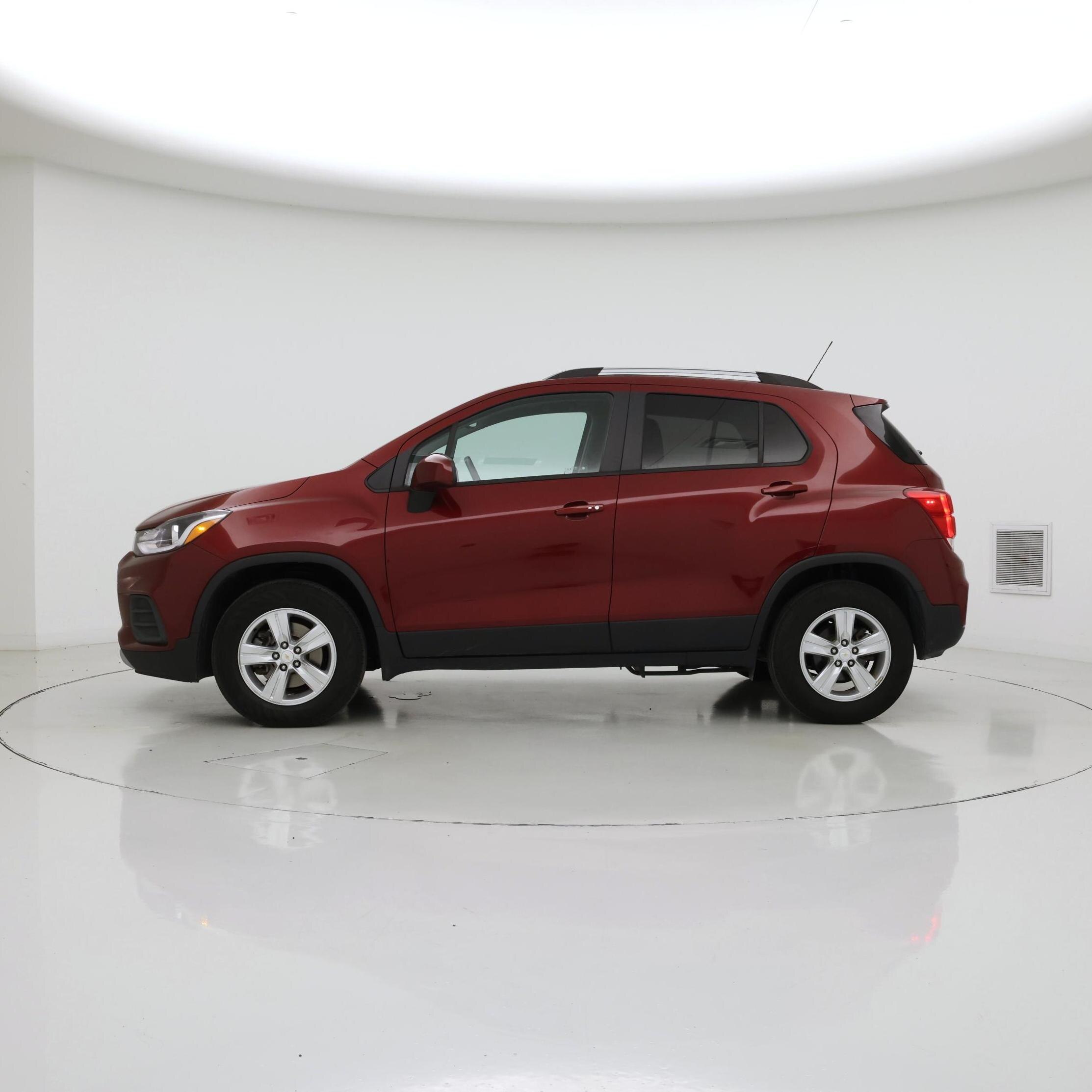 Thumbnail: 2022 Chevrolet Trax - 3
