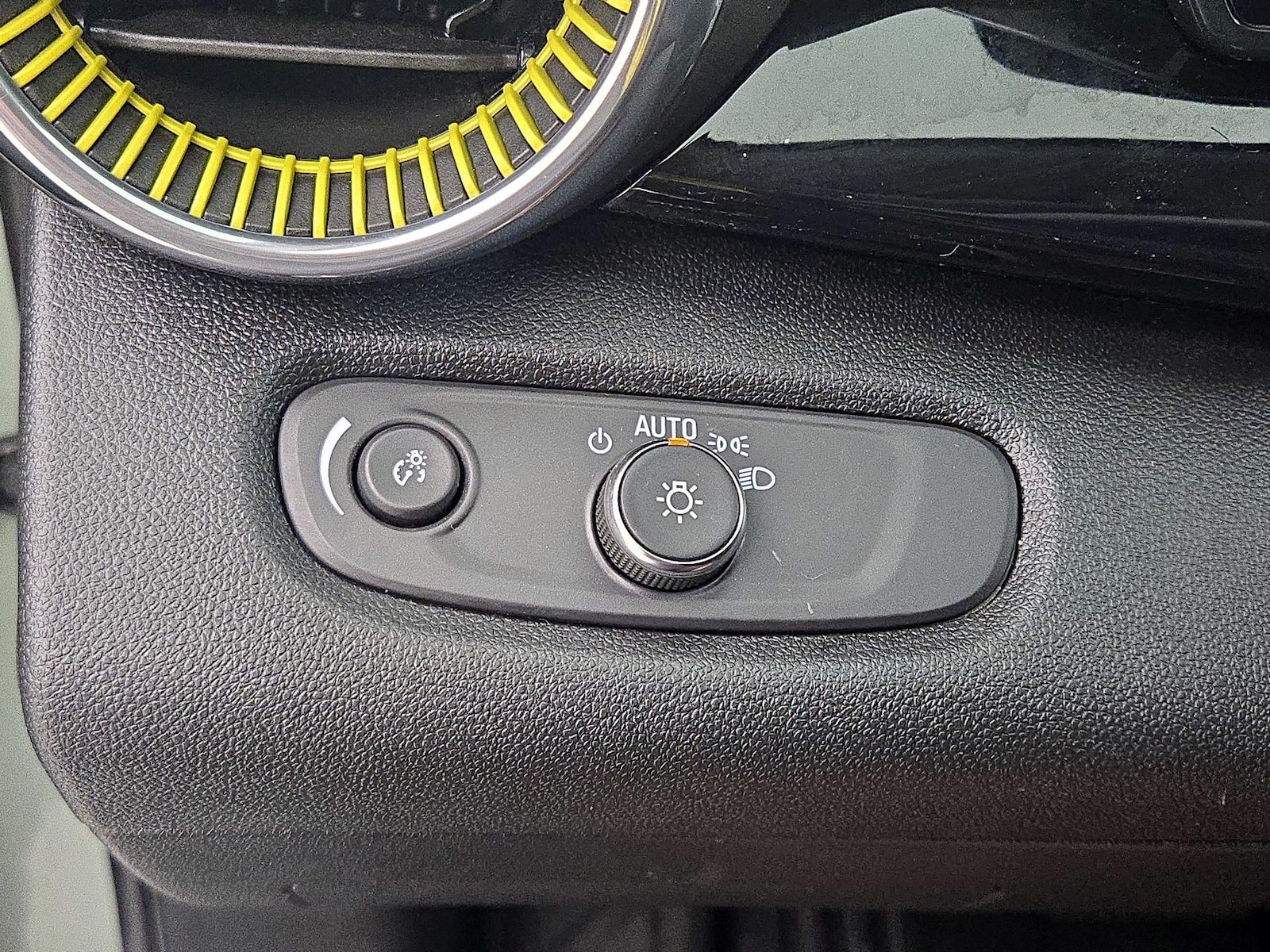 2025 Chevrolet Trax Activ - Photo 12