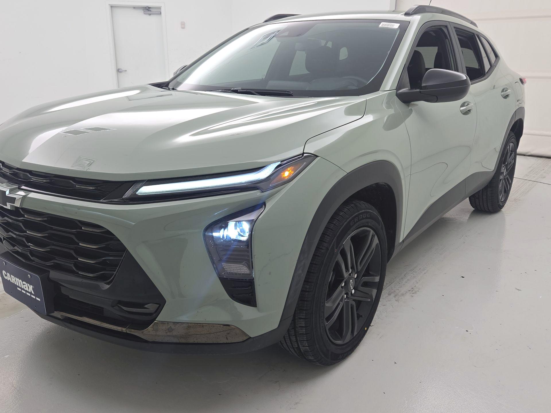 Thumbnail: 2025 Chevrolet Trax - 3