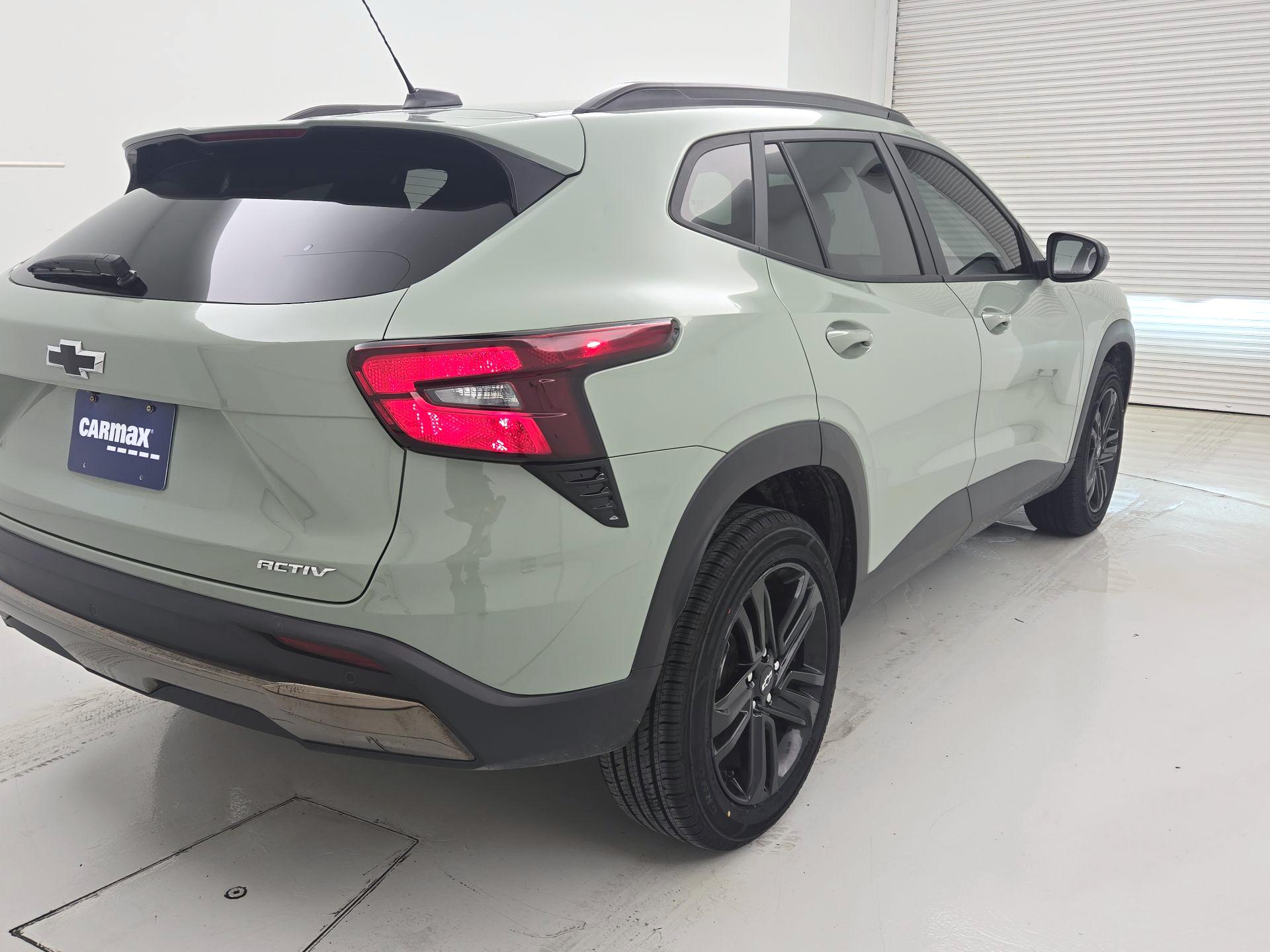 Thumbnail: 2025 Chevrolet Trax - 5