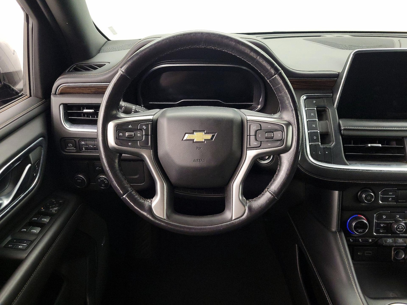 2022 Chevrolet Suburban Premier - Photo 11