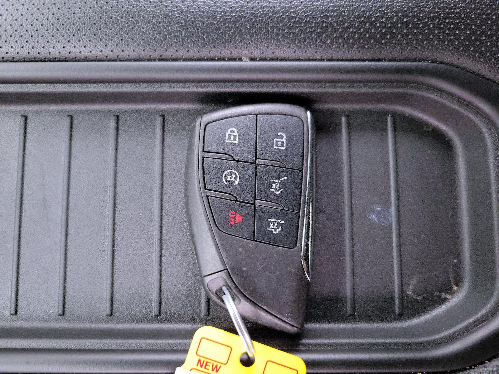 2022 Chevrolet Suburban Premier - Photo 23