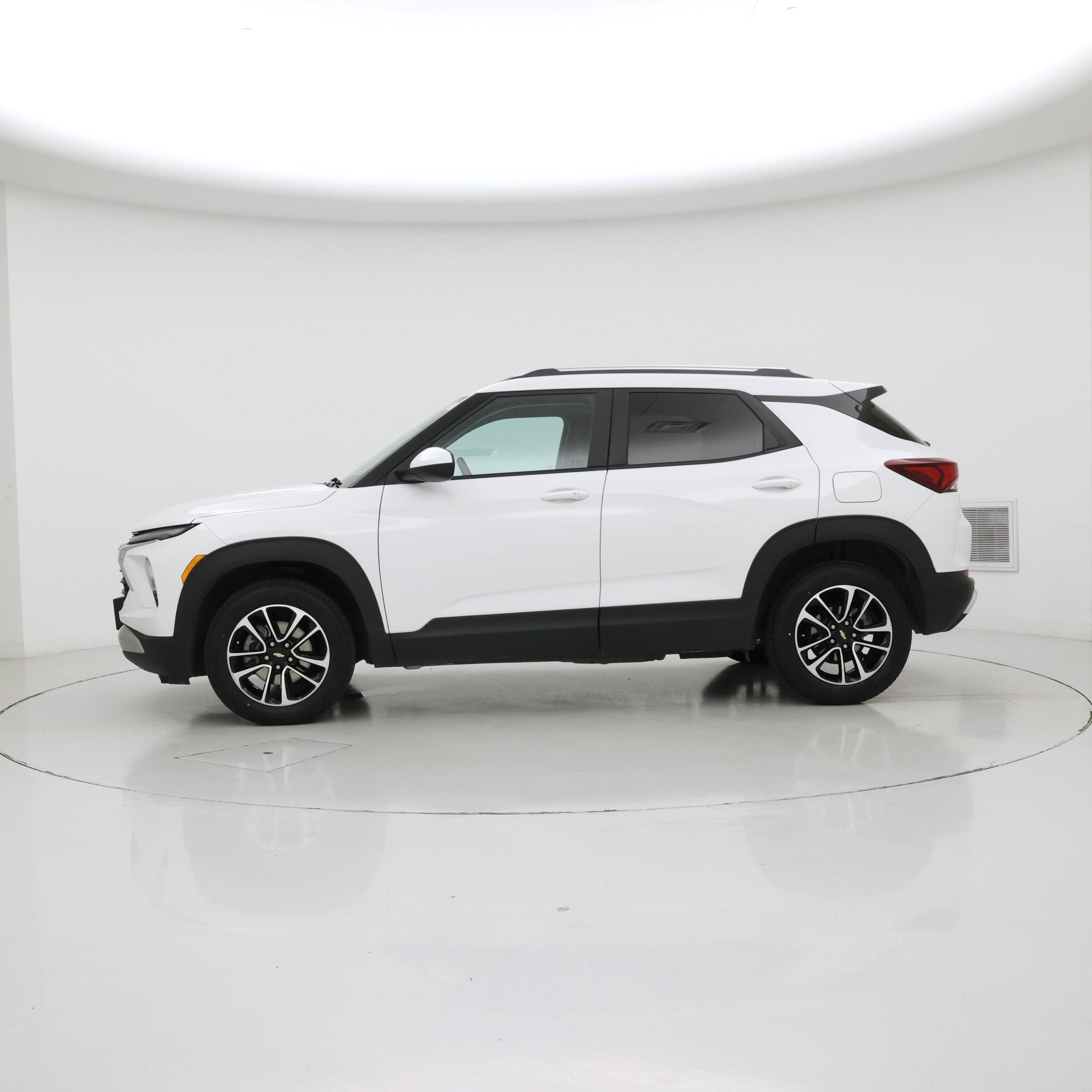 Thumbnail: 2024 Chevrolet TrailBlazer - 3
