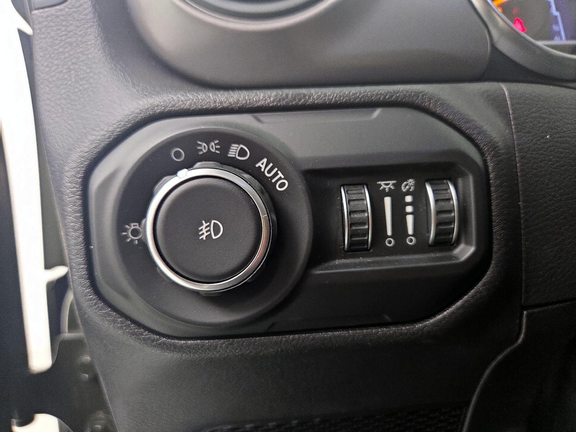 Thumbnail: 2021 Jeep Wrangler - 13