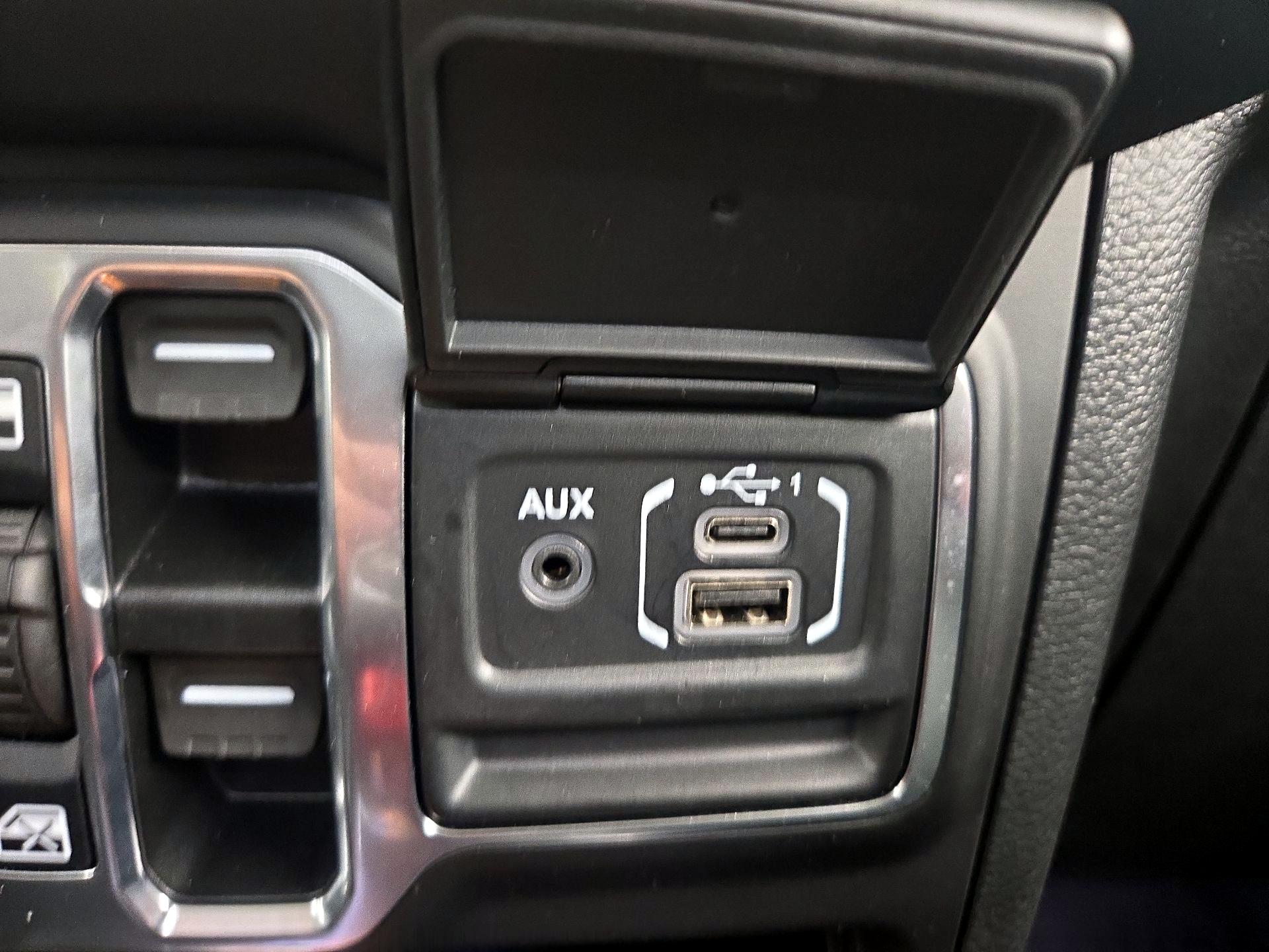Thumbnail: 2021 Jeep Wrangler - 18
