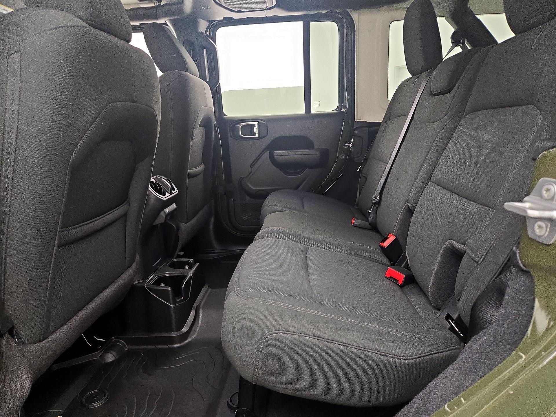 Thumbnail: 2021 Jeep Wrangler - 19