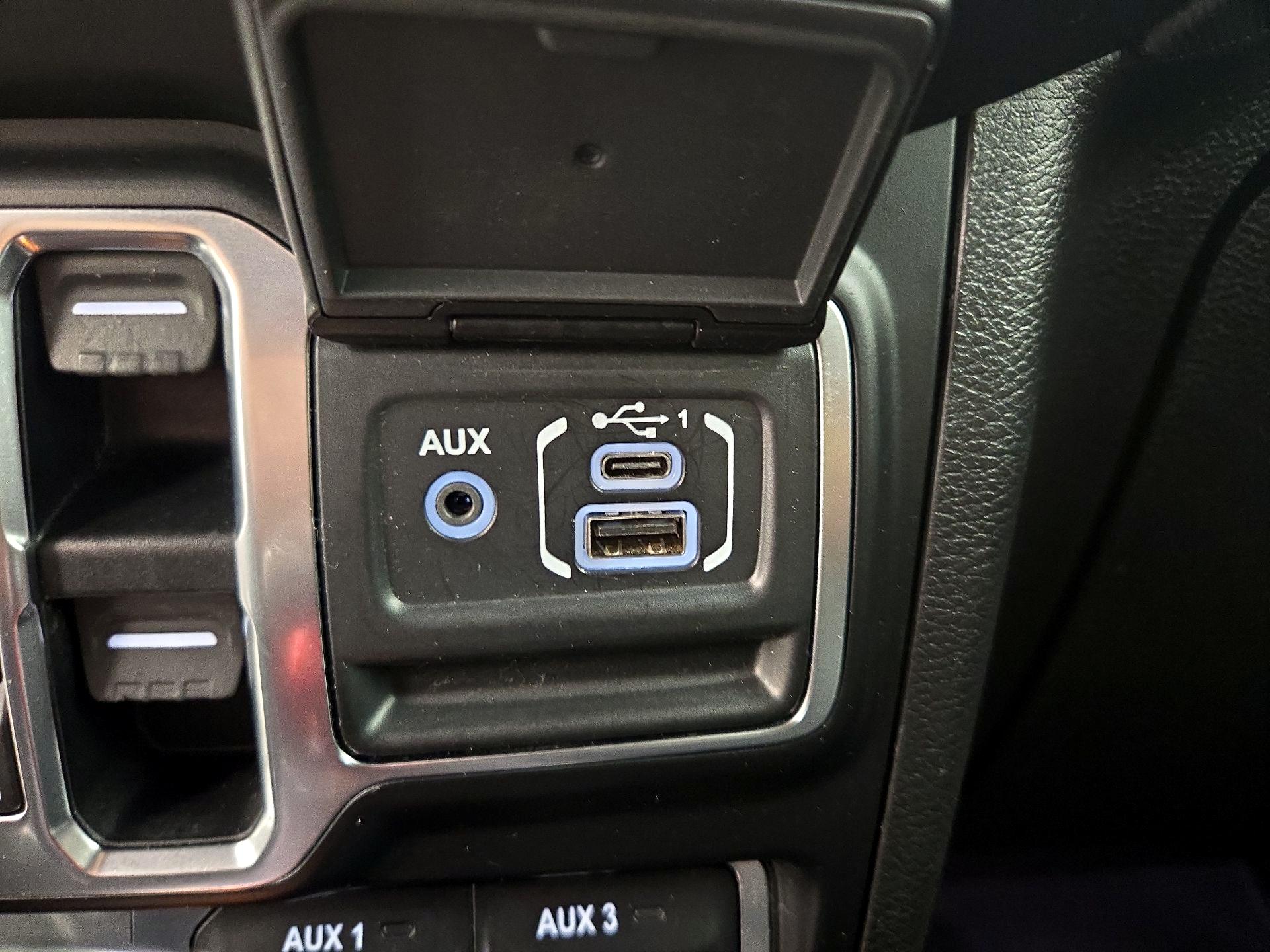 Thumbnail: 2020 Jeep Wrangler - 19