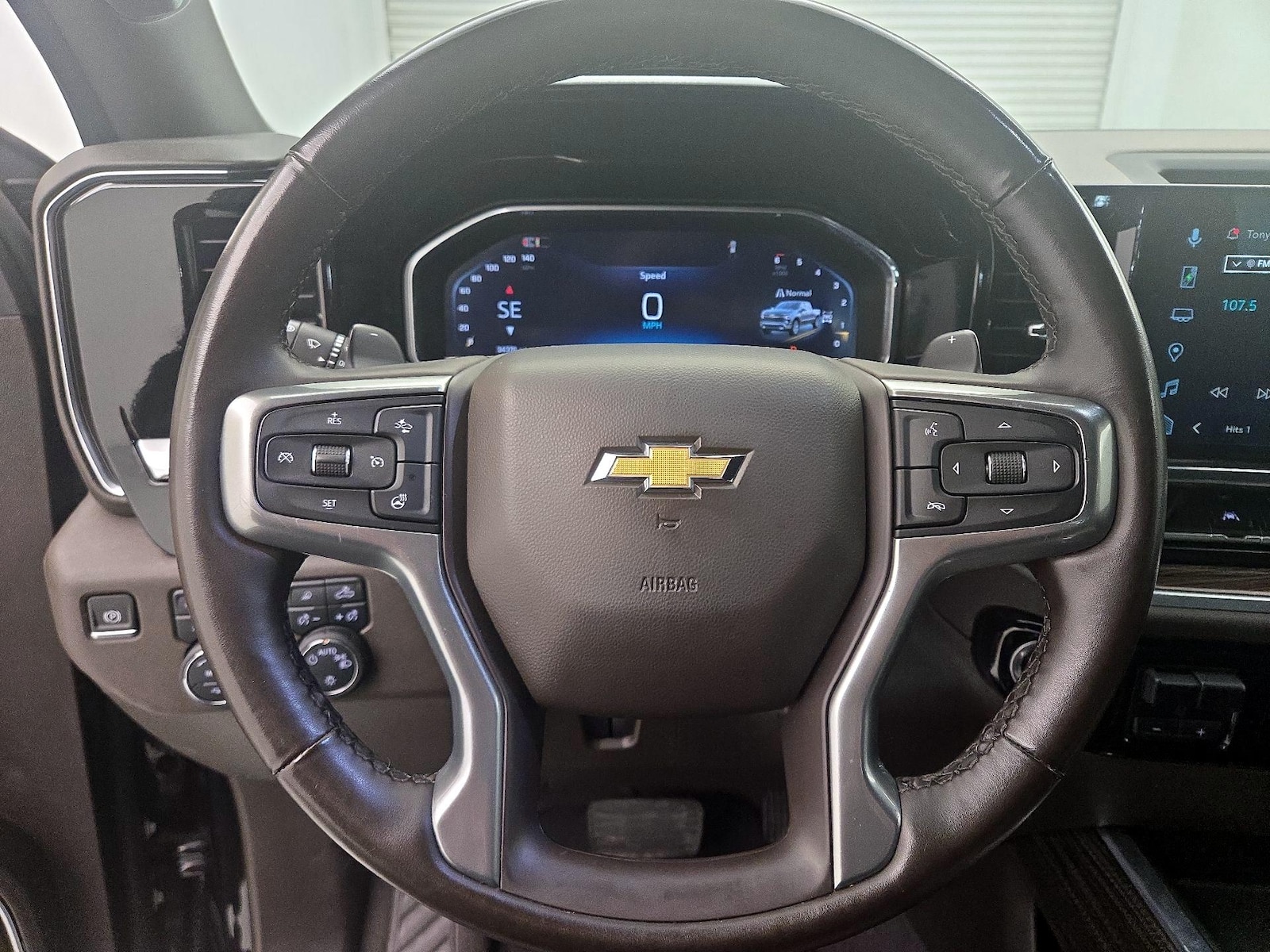 2024 Chevrolet Silverado 1500 LT - Photo 11