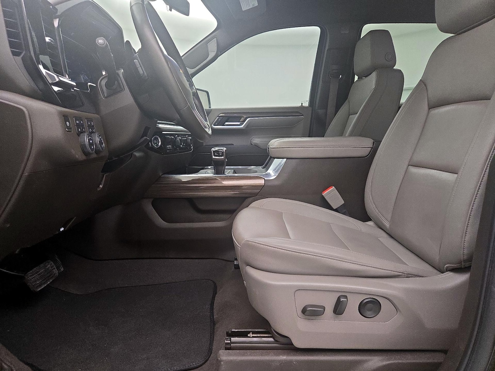 2024 Chevrolet Silverado 1500 LT - Photo 12