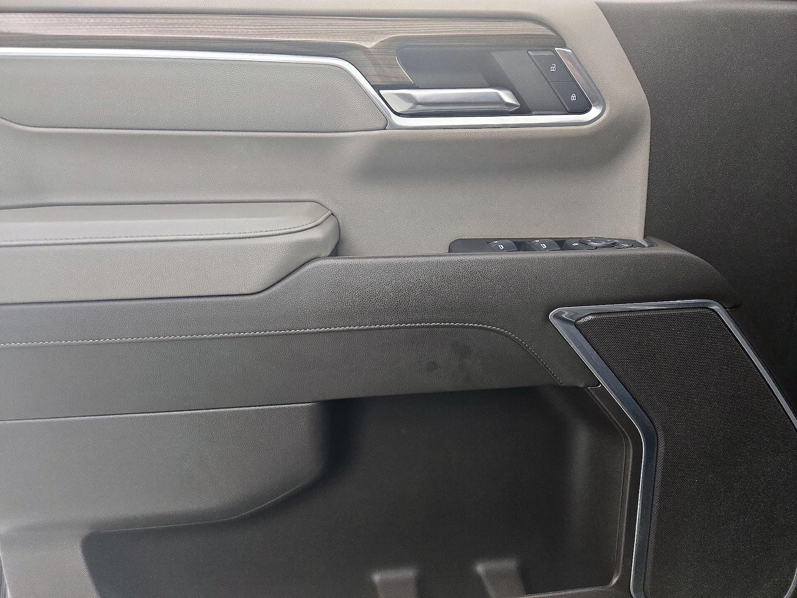 2024 Chevrolet Silverado 1500 LT - Photo 13