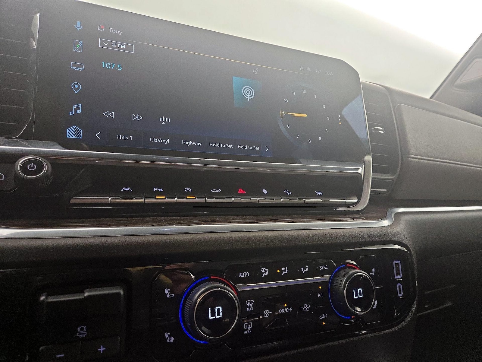 2024 Chevrolet Silverado 1500 LT - Photo 18