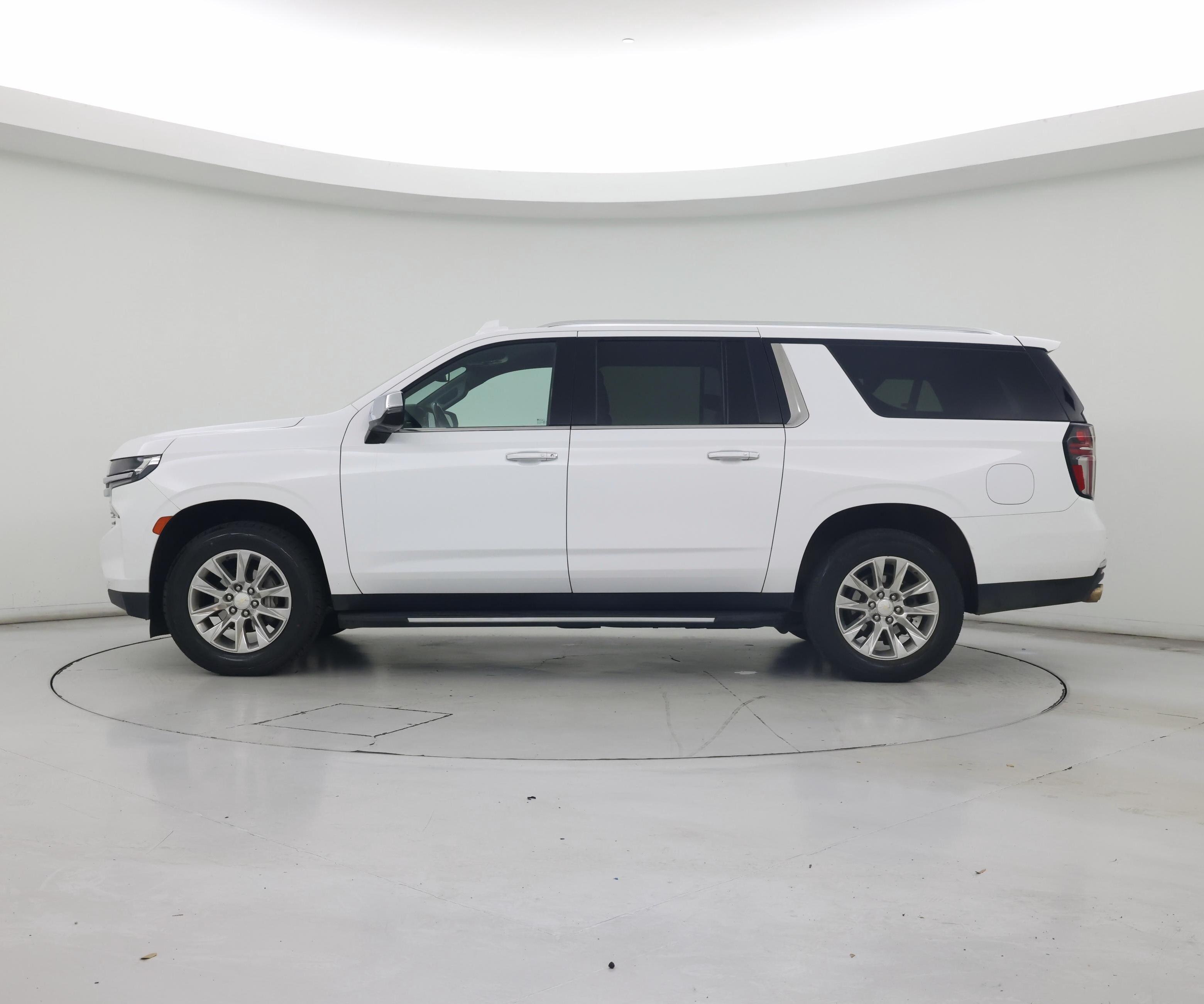 Thumbnail: 2022 Chevrolet Suburban - 3