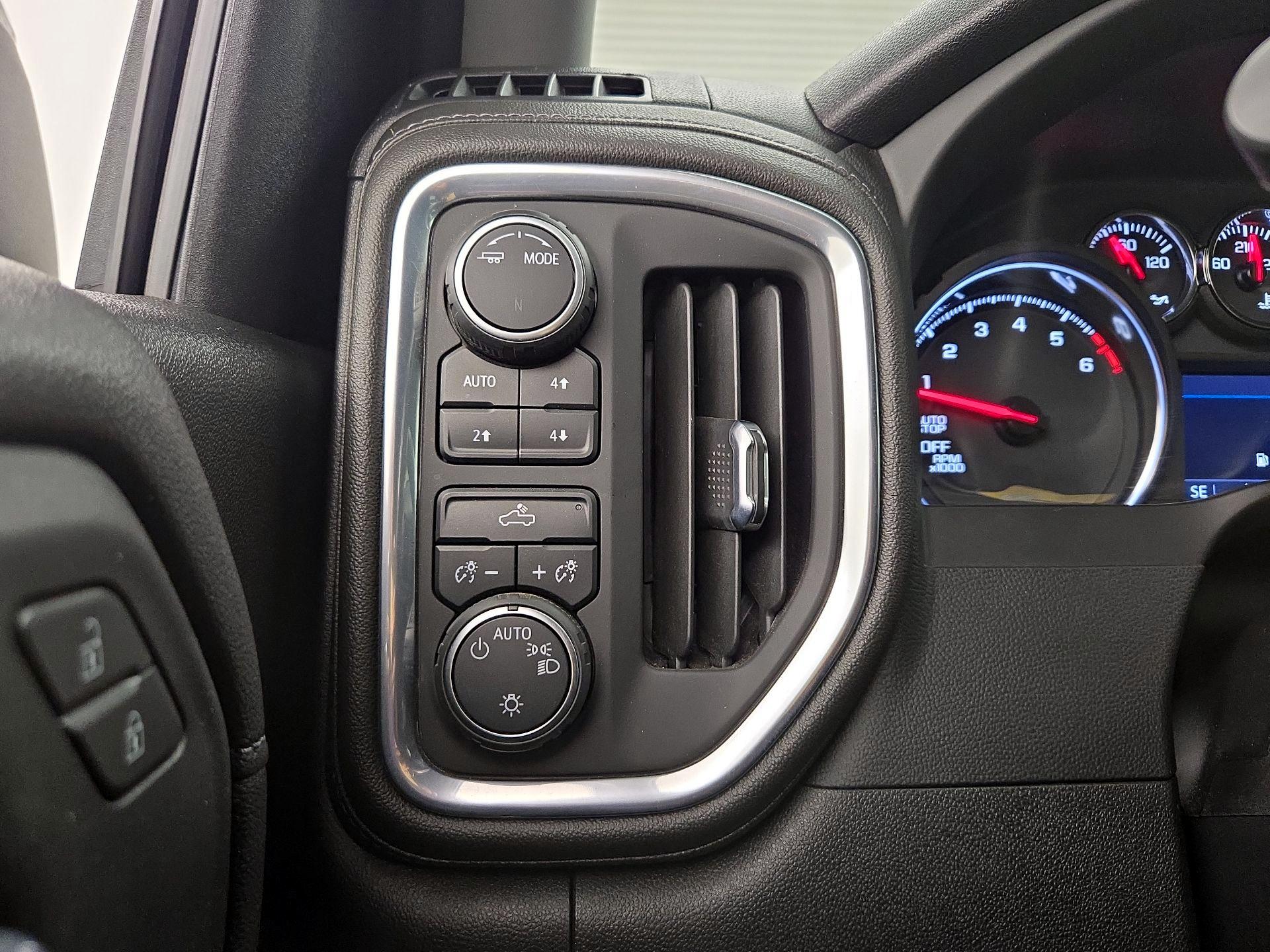 Thumbnail: 2021 Chevrolet Silverado 1500 - 13